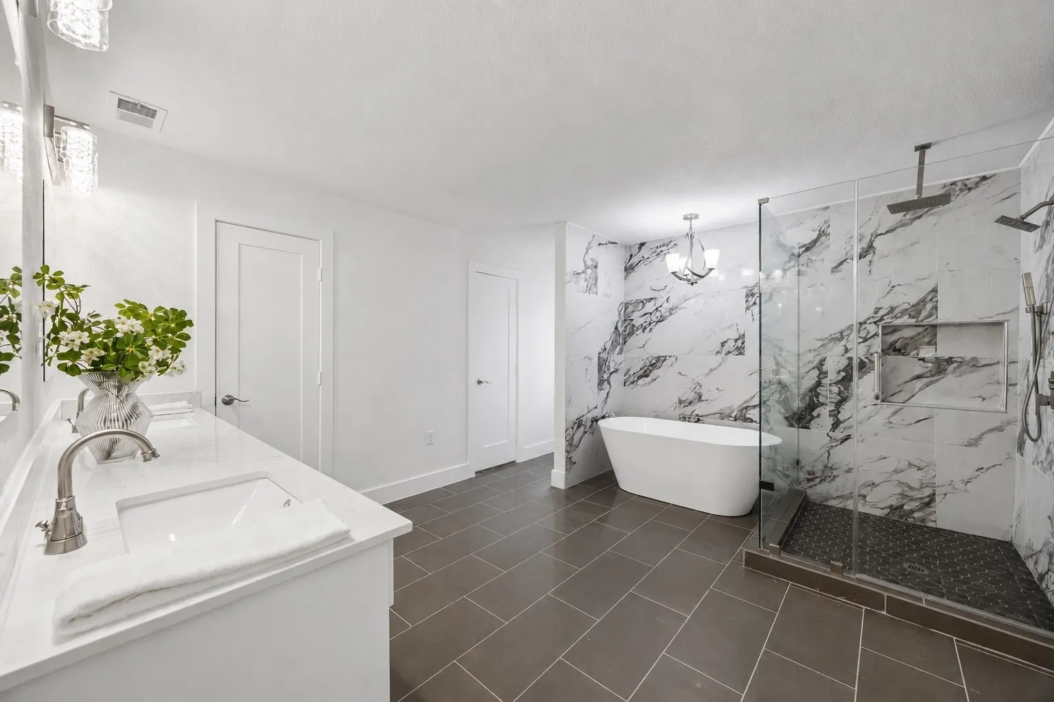 Single Family Residence For Sale in Denton County , 108 Forest Hill Drive, Trophy Club, Texas 76262, 4 Bedroom, 4 Bathroom, 2 Garage spaces, 3,311 Sqft, built in 1980, mls#21262824, Real Estate Agent in Trophy Club, Homes For Sale in Denton county, Homes For Sale in Trophy Club, Realtor in Trophy Club Texas, Real Estate Brokerage Independent Realty Texas, Luminita Cordes Realtor