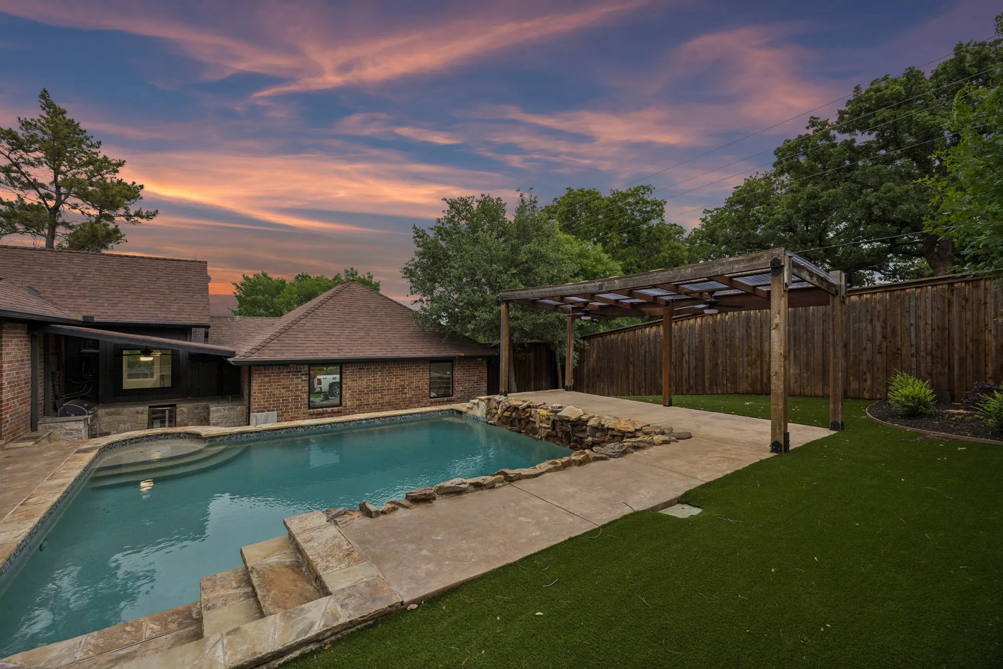 Single Family Residence For Sale in Denton County , 108 Forest Hill Drive, Trophy Club, Texas 76262, 4 Bedroom, 4 Bathroom, 2 Garage spaces, 3,311 Sqft, built in 1980, mls#21262824, Real Estate Agent in Trophy Club, Homes For Sale in Denton county, Homes For Sale in Trophy Club, Realtor in Trophy Club Texas, Real Estate Brokerage Independent Realty Texas, Luminita Cordes Realtor