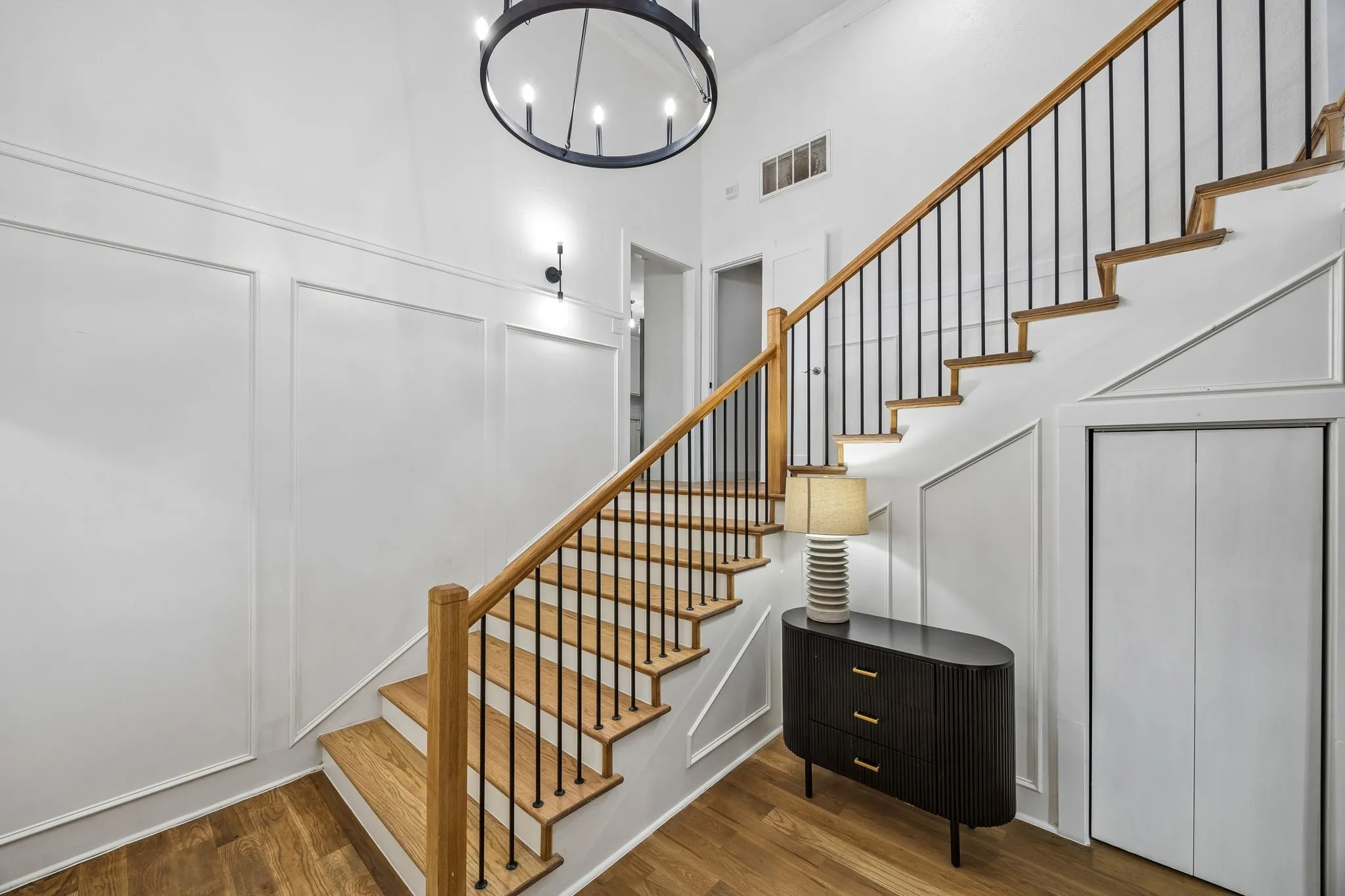 Single Family Residence For Sale in Denton County , 108 Forest Hill Drive, Trophy Club, Texas 76262, 4 Bedroom, 4 Bathroom, 2 Garage spaces, 3,311 Sqft, built in 1980, mls#21262824, Real Estate Agent in Trophy Club, Homes For Sale in Denton county, Homes For Sale in Trophy Club, Realtor in Trophy Club Texas, Real Estate Brokerage Independent Realty Texas, Luminita Cordes Realtor