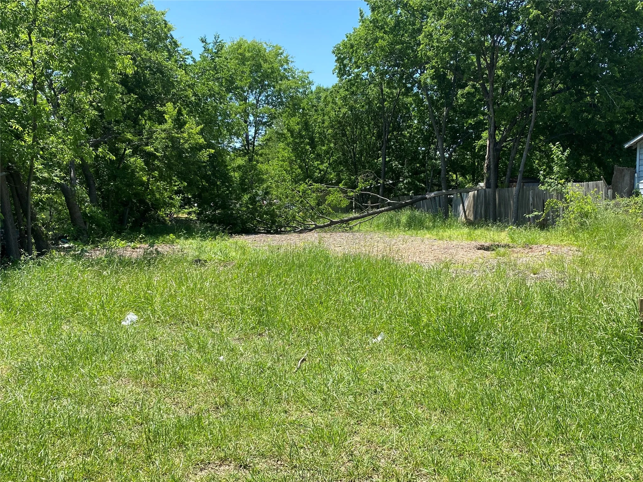 Unimproved Land For Sale in Navarro County , 812 S 14th Street, Corsicana, Texas 75110, 0, 0, Garage spaces, 0 Sqft, built in 0, Price $25,000, mls#21265616, Real Estate Agent in Corsicana, Homes For Sale in Navarro county, Homes For Sale in Corsicana, Realtor in Corsicana Texas, Real Estate Brokerage Independent Realty Texas, Luminita Cordes Realtor