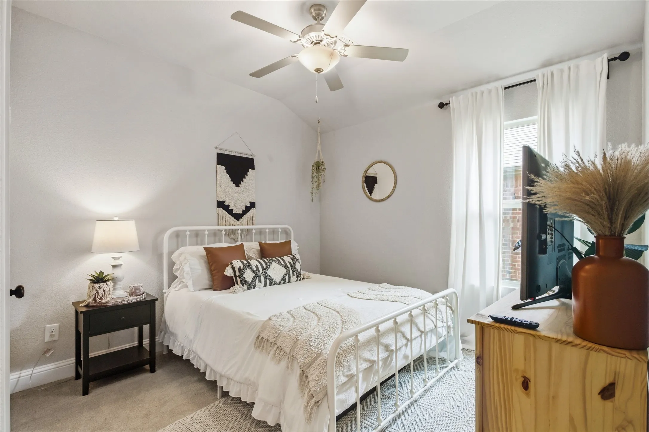 Single Family Residence For Sale in Denton County , 1501 Pleasant Knoll Trail, Aubrey, Texas 76227, 4 Bedroom, 3 Bathroom, 2 Garage spaces, 2,057 Sqft, built in 2021, mls#21265702, Real Estate Agent in Aubrey, Homes For Sale in Denton county, Homes For Sale in Aubrey, Realtor in Aubrey Texas, Real Estate Brokerage Independent Realty Texas, Luminita Cordes Realtor