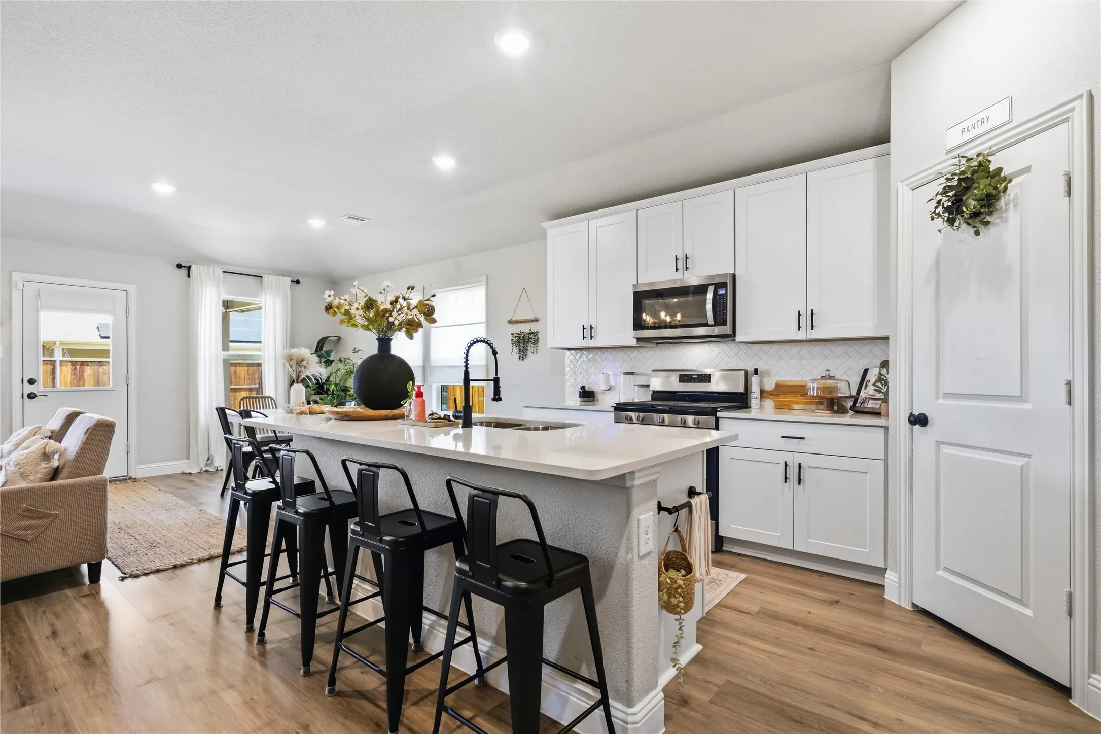 Single Family Residence For Sale in Denton County , 1501 Pleasant Knoll Trail, Aubrey, Texas 76227, 4 Bedroom, 3 Bathroom, 2 Garage spaces, 2,057 Sqft, built in 2021, mls#21265702, Real Estate Agent in Aubrey, Homes For Sale in Denton county, Homes For Sale in Aubrey, Realtor in Aubrey Texas, Real Estate Brokerage Independent Realty Texas, Luminita Cordes Realtor