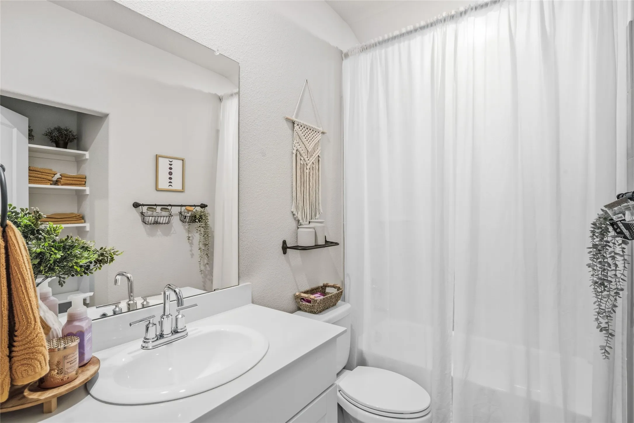 Single Family Residence For Sale in Denton County , 1501 Pleasant Knoll Trail, Aubrey, Texas 76227, 4 Bedroom, 3 Bathroom, 2 Garage spaces, 2,057 Sqft, built in 2021, mls#21265702, Real Estate Agent in Aubrey, Homes For Sale in Denton county, Homes For Sale in Aubrey, Realtor in Aubrey Texas, Real Estate Brokerage Independent Realty Texas, Luminita Cordes Realtor