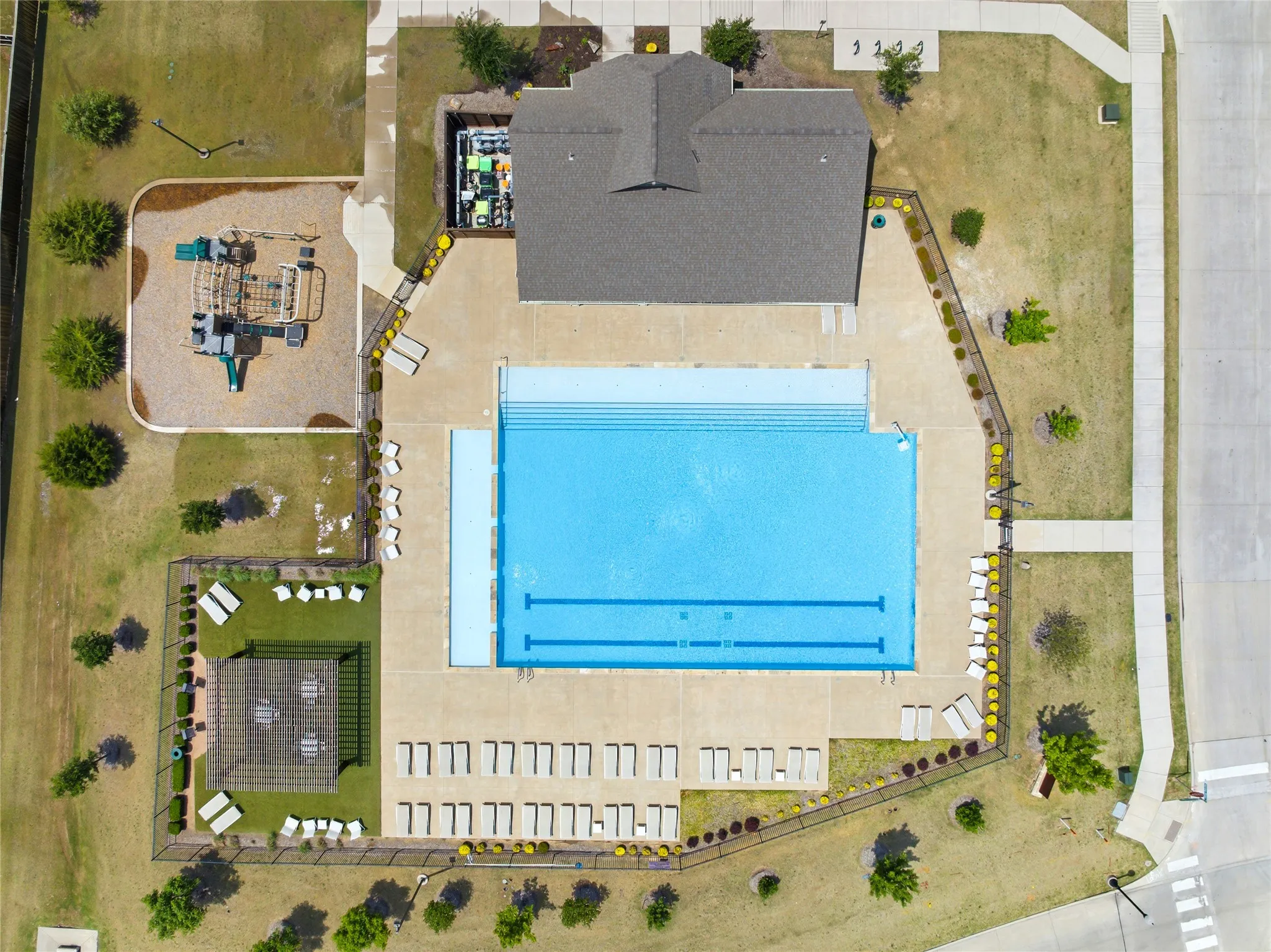 Single Family Residence For Sale in Denton County , 1501 Pleasant Knoll Trail, Aubrey, Texas 76227, 4 Bedroom, 3 Bathroom, 2 Garage spaces, 2,057 Sqft, built in 2021, mls#21265702, Real Estate Agent in Aubrey, Homes For Sale in Denton county, Homes For Sale in Aubrey, Realtor in Aubrey Texas, Real Estate Brokerage Independent Realty Texas, Luminita Cordes Realtor