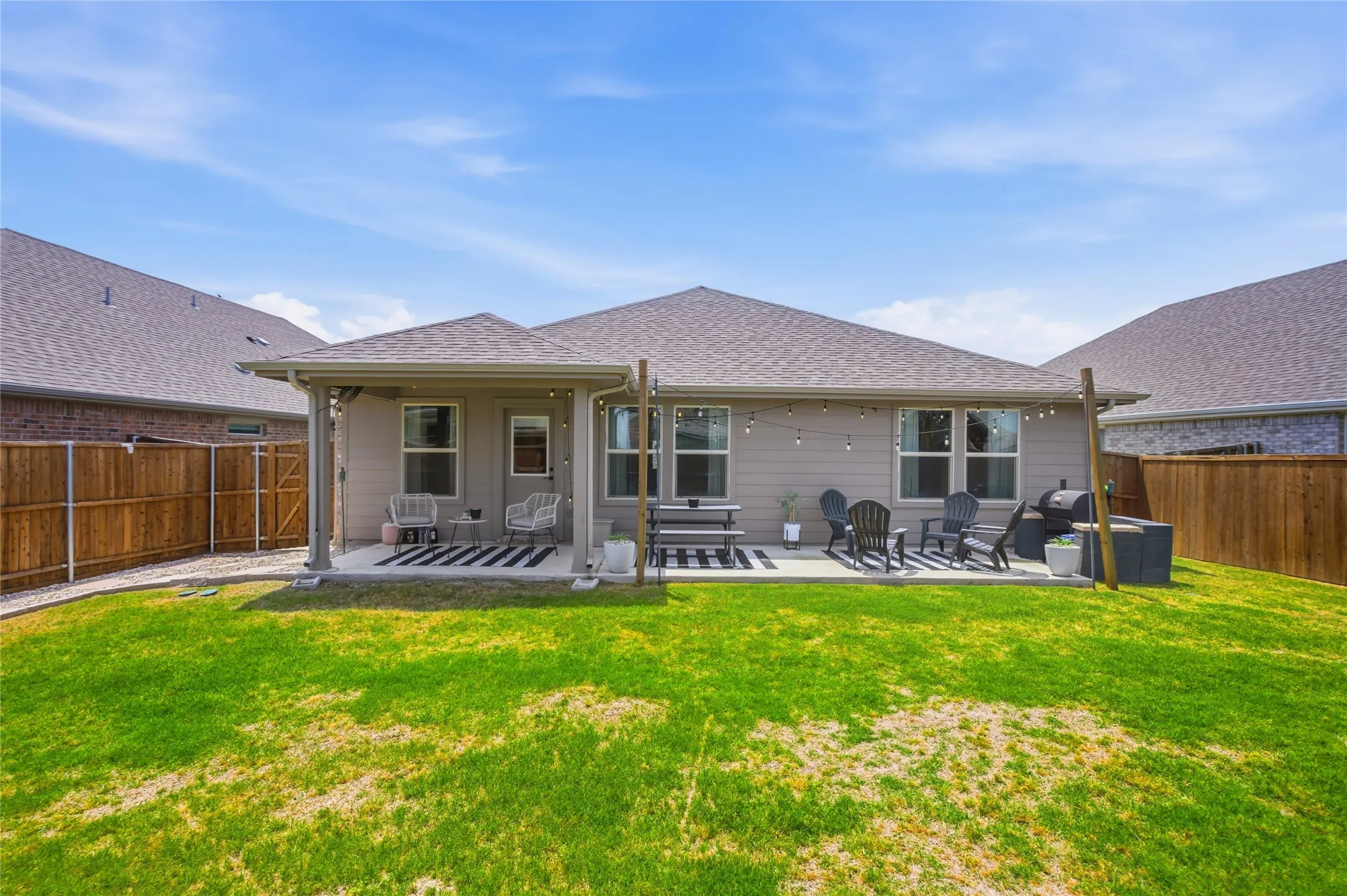 Single Family Residence For Sale in Denton County , 1501 Pleasant Knoll Trail, Aubrey, Texas 76227, 4 Bedroom, 3 Bathroom, 2 Garage spaces, 2,057 Sqft, built in 2021, mls#21265702, Real Estate Agent in Aubrey, Homes For Sale in Denton county, Homes For Sale in Aubrey, Realtor in Aubrey Texas, Real Estate Brokerage Independent Realty Texas, Luminita Cordes Realtor