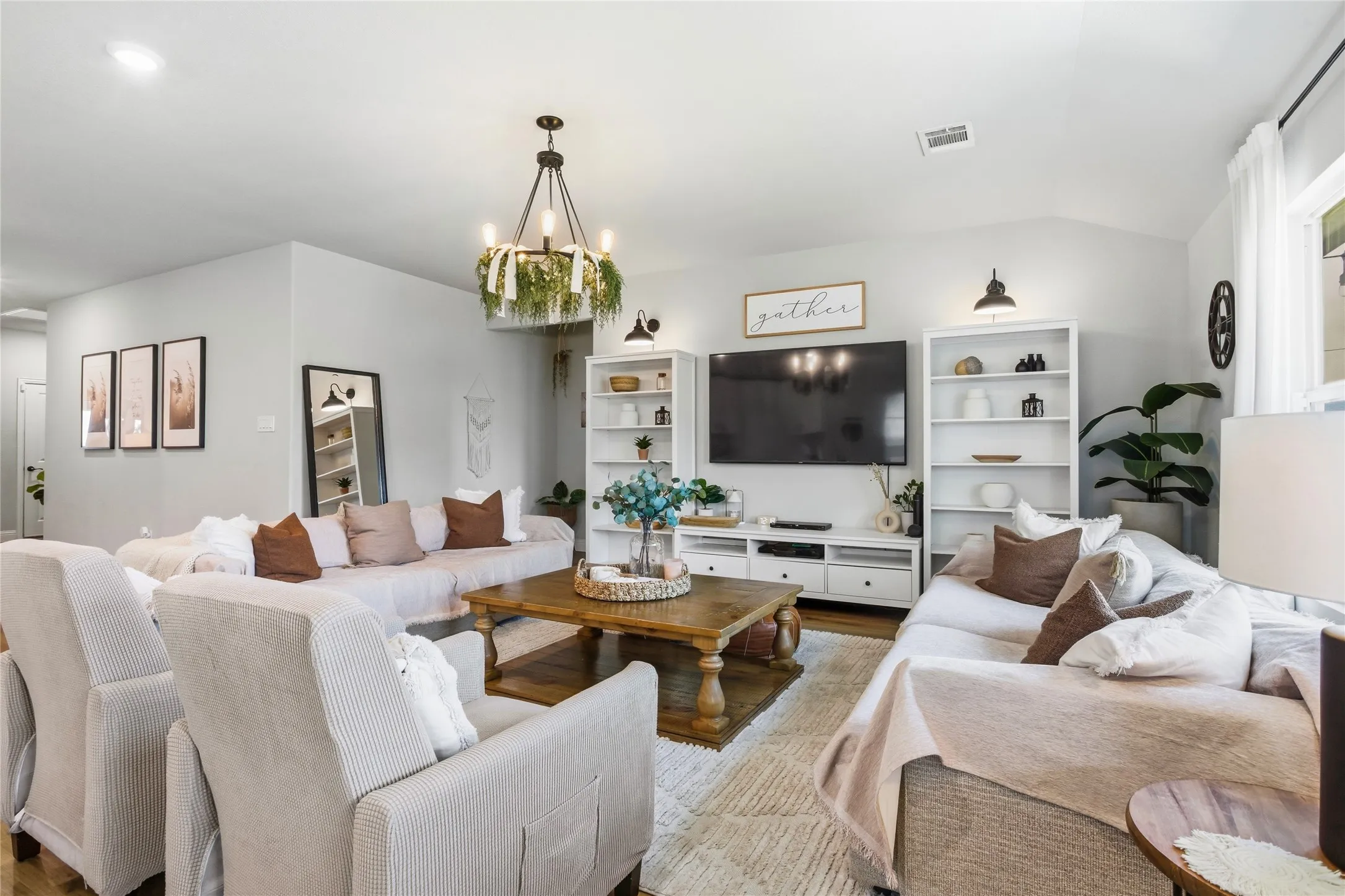 Single Family Residence For Sale in Denton County , 1501 Pleasant Knoll Trail, Aubrey, Texas 76227, 4 Bedroom, 3 Bathroom, 2 Garage spaces, 2,057 Sqft, built in 2021, mls#21265702, Real Estate Agent in Aubrey, Homes For Sale in Denton county, Homes For Sale in Aubrey, Realtor in Aubrey Texas, Real Estate Brokerage Independent Realty Texas, Luminita Cordes Realtor