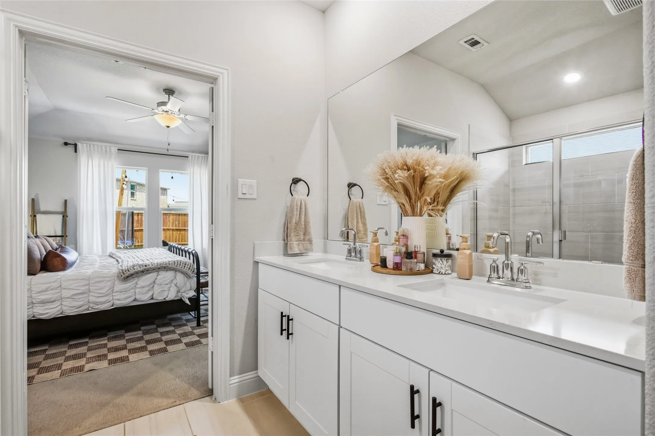 Single Family Residence For Sale in Denton County , 1501 Pleasant Knoll Trail, Aubrey, Texas 76227, 4 Bedroom, 3 Bathroom, 2 Garage spaces, 2,057 Sqft, built in 2021, mls#21265702, Real Estate Agent in Aubrey, Homes For Sale in Denton county, Homes For Sale in Aubrey, Realtor in Aubrey Texas, Real Estate Brokerage Independent Realty Texas, Luminita Cordes Realtor