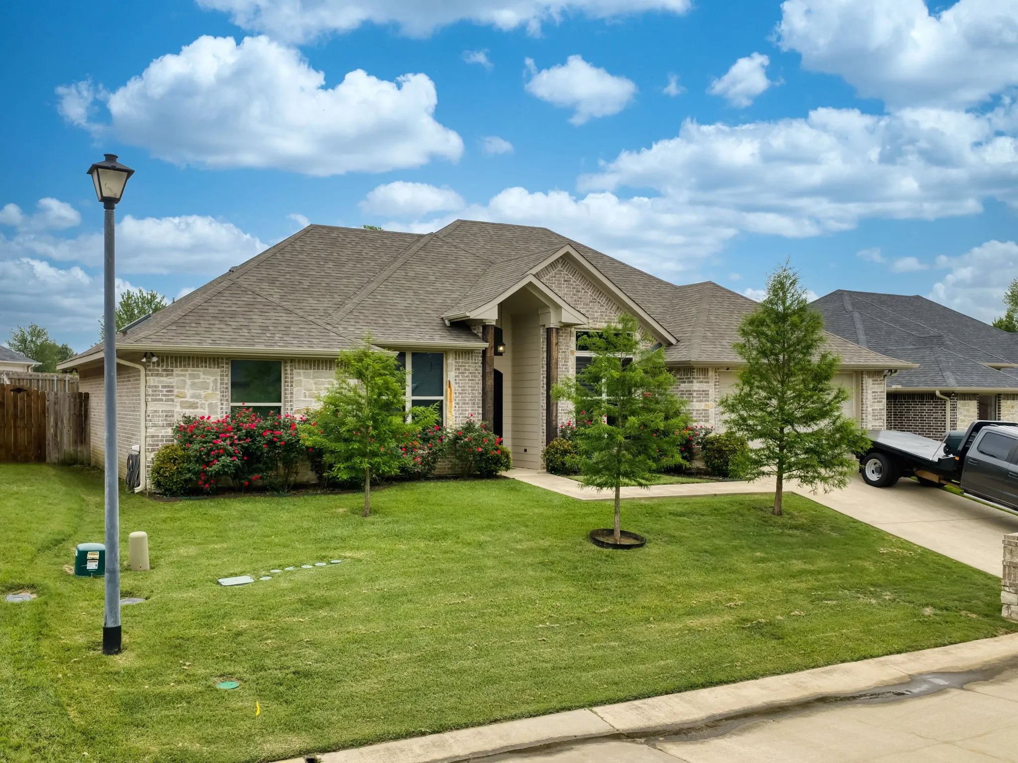 Single Family Residence For Sale in Smith County , 2209 Rana Park, Flint, Texas 75762, 4 Bedrooms, 3 Bathrooms, 2 Garage spaces, 2,004 Sqft, built in 2018, Price $384,900, mls#21265704, Real Estate Agent in Flint, Homes For Sale in Smith county, Homes For Sale in Flint, Realtor in Flint Texas, Real Estate Brokerage Independent Realty Texas, Luminita Cordes Realtor