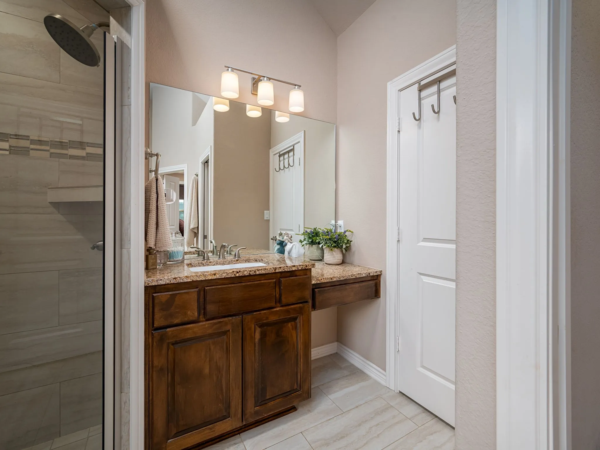 Single Family Residence For Sale in Smith County , 2209 Rana Park, Flint, Texas 75762, 4 Bedrooms, 3 Bathrooms, 2 Garage spaces, 2,004 Sqft, built in 2018, Price $384,900, mls#21265704, Real Estate Agent in Flint, Homes For Sale in Smith county, Homes For Sale in Flint, Realtor in Flint Texas, Real Estate Brokerage Independent Realty Texas, Luminita Cordes Realtor