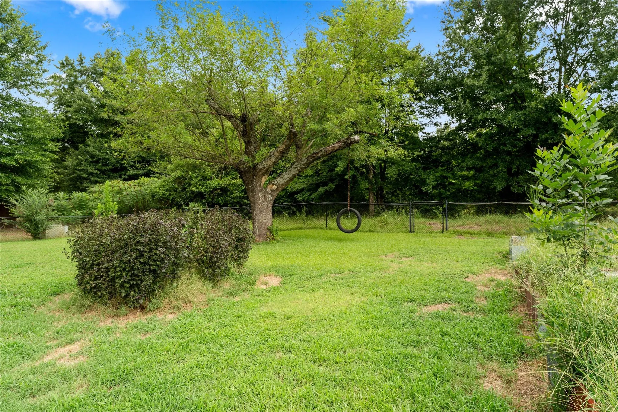 Single Family Residence For Sale in Franklin (TX) County , 524 Park Lane, Mount Vernon, Texas 75457, 3 Bedroom, 2 Bathroom, 2 Garage spaces, 1,314 Sqft, built in 1988, mls#21265712, Real Estate Agent in Mount Vernon, Homes For Sale in Franklin (TX) county, Homes For Sale in Mount Vernon, Realtor in Mount Vernon Texas, Real Estate Brokerage Independent Realty Texas, Luminita Cordes Realtor