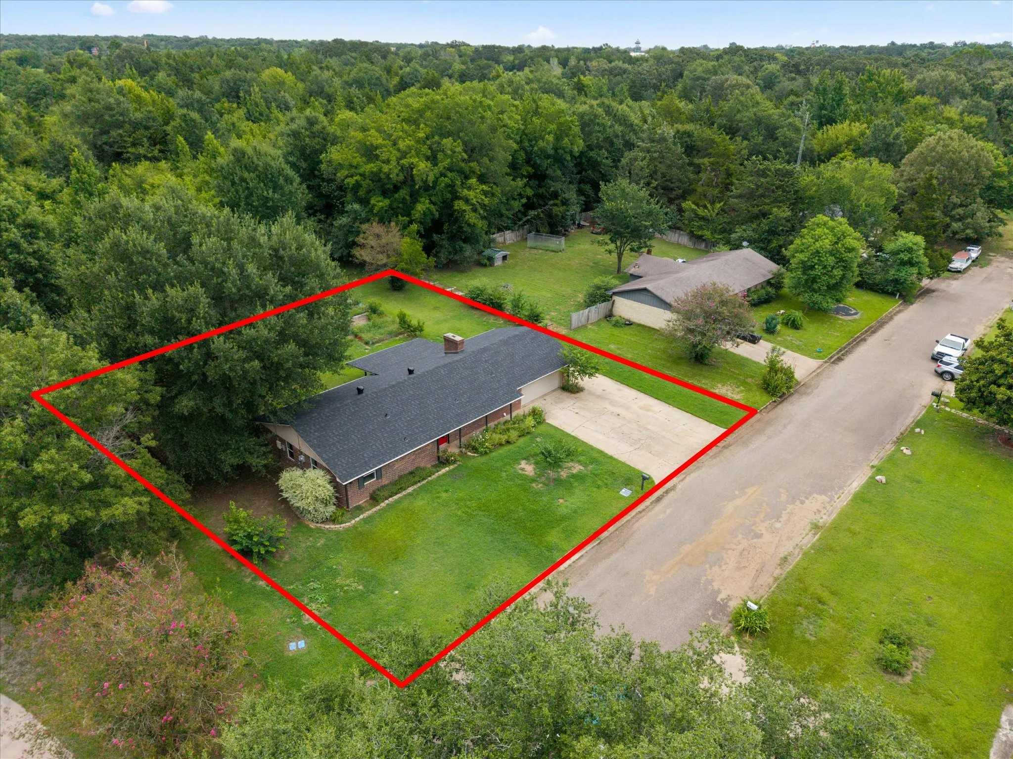 Single Family Residence For Sale in Franklin (TX) County , 524 Park Lane, Mount Vernon, Texas 75457, 3 Bedroom, 2 Bathroom, 2 Garage spaces, 1,314 Sqft, built in 1988, mls#21265712, Real Estate Agent in Mount Vernon, Homes For Sale in Franklin (TX) county, Homes For Sale in Mount Vernon, Realtor in Mount Vernon Texas, Real Estate Brokerage Independent Realty Texas, Luminita Cordes Realtor