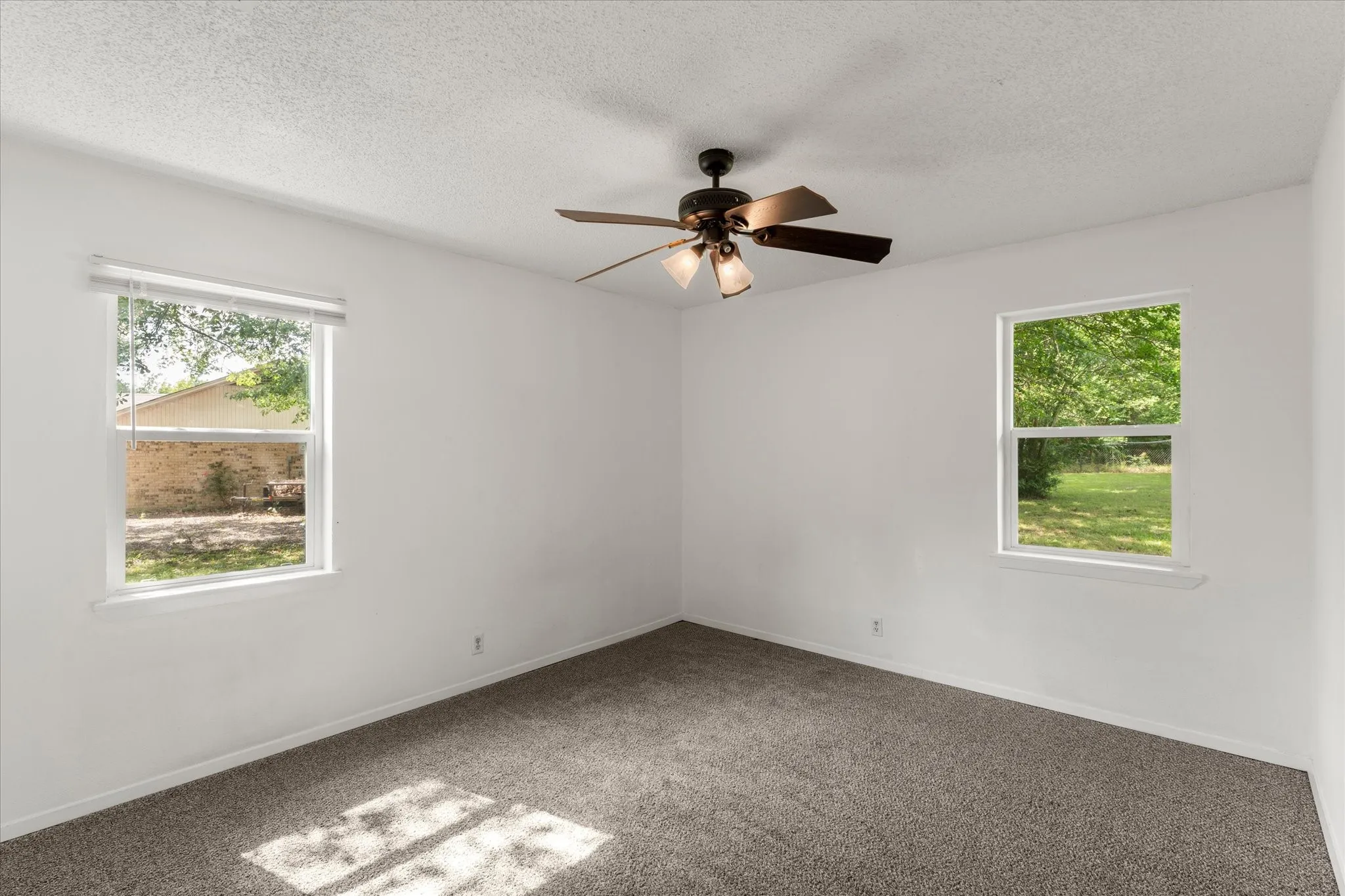 Single Family Residence For Sale in Franklin (TX) County , 524 Park Lane, Mount Vernon, Texas 75457, 3 Bedroom, 2 Bathroom, 2 Garage spaces, 1,314 Sqft, built in 1988, mls#21265712, Real Estate Agent in Mount Vernon, Homes For Sale in Franklin (TX) county, Homes For Sale in Mount Vernon, Realtor in Mount Vernon Texas, Real Estate Brokerage Independent Realty Texas, Luminita Cordes Realtor