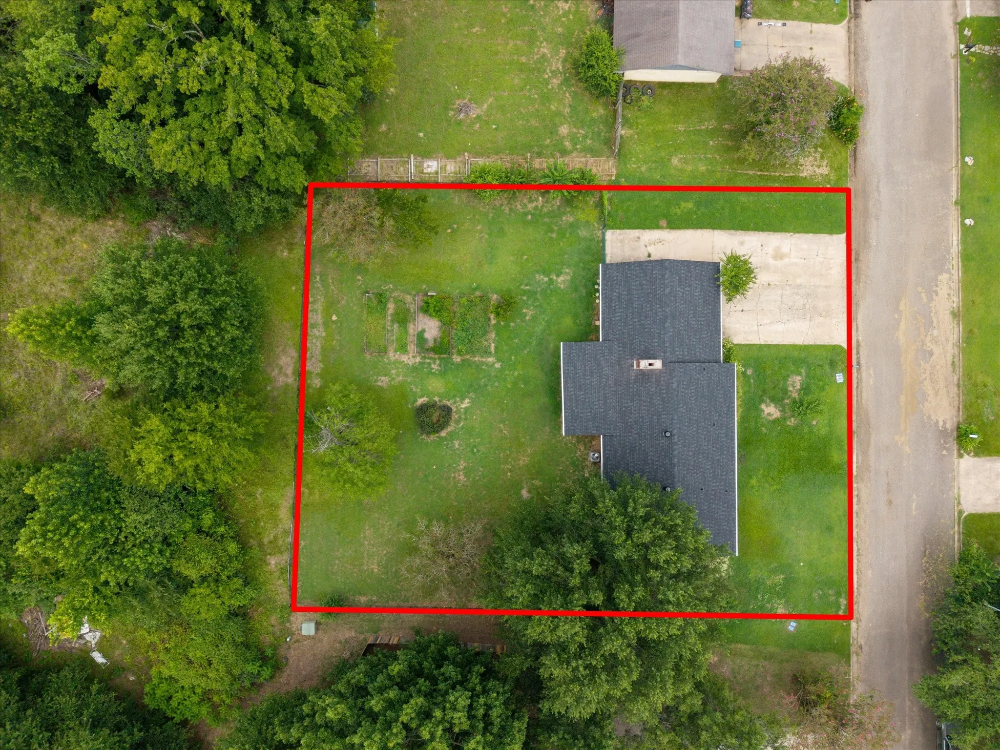 Single Family Residence For Sale in Franklin (TX) County , 524 Park Lane, Mount Vernon, Texas 75457, 3 Bedroom, 2 Bathroom, 2 Garage spaces, 1,314 Sqft, built in 1988, mls#21265712, Real Estate Agent in Mount Vernon, Homes For Sale in Franklin (TX) county, Homes For Sale in Mount Vernon, Realtor in Mount Vernon Texas, Real Estate Brokerage Independent Realty Texas, Luminita Cordes Realtor