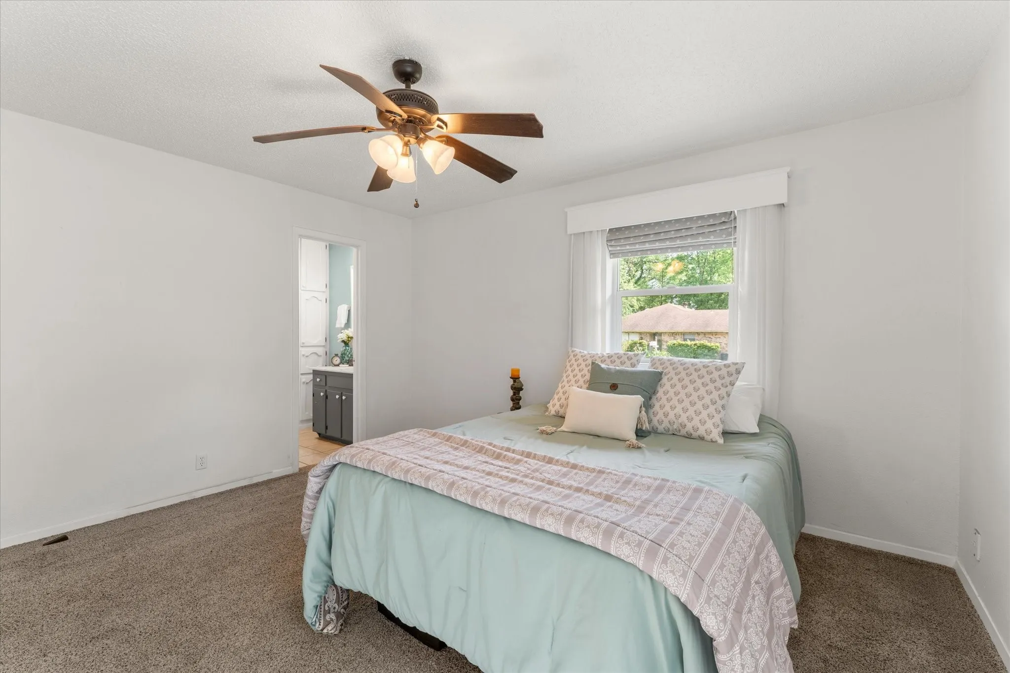 Single Family Residence For Sale in Franklin (TX) County , 524 Park Lane, Mount Vernon, Texas 75457, 3 Bedroom, 2 Bathroom, 2 Garage spaces, 1,314 Sqft, built in 1988, mls#21265712, Real Estate Agent in Mount Vernon, Homes For Sale in Franklin (TX) county, Homes For Sale in Mount Vernon, Realtor in Mount Vernon Texas, Real Estate Brokerage Independent Realty Texas, Luminita Cordes Realtor