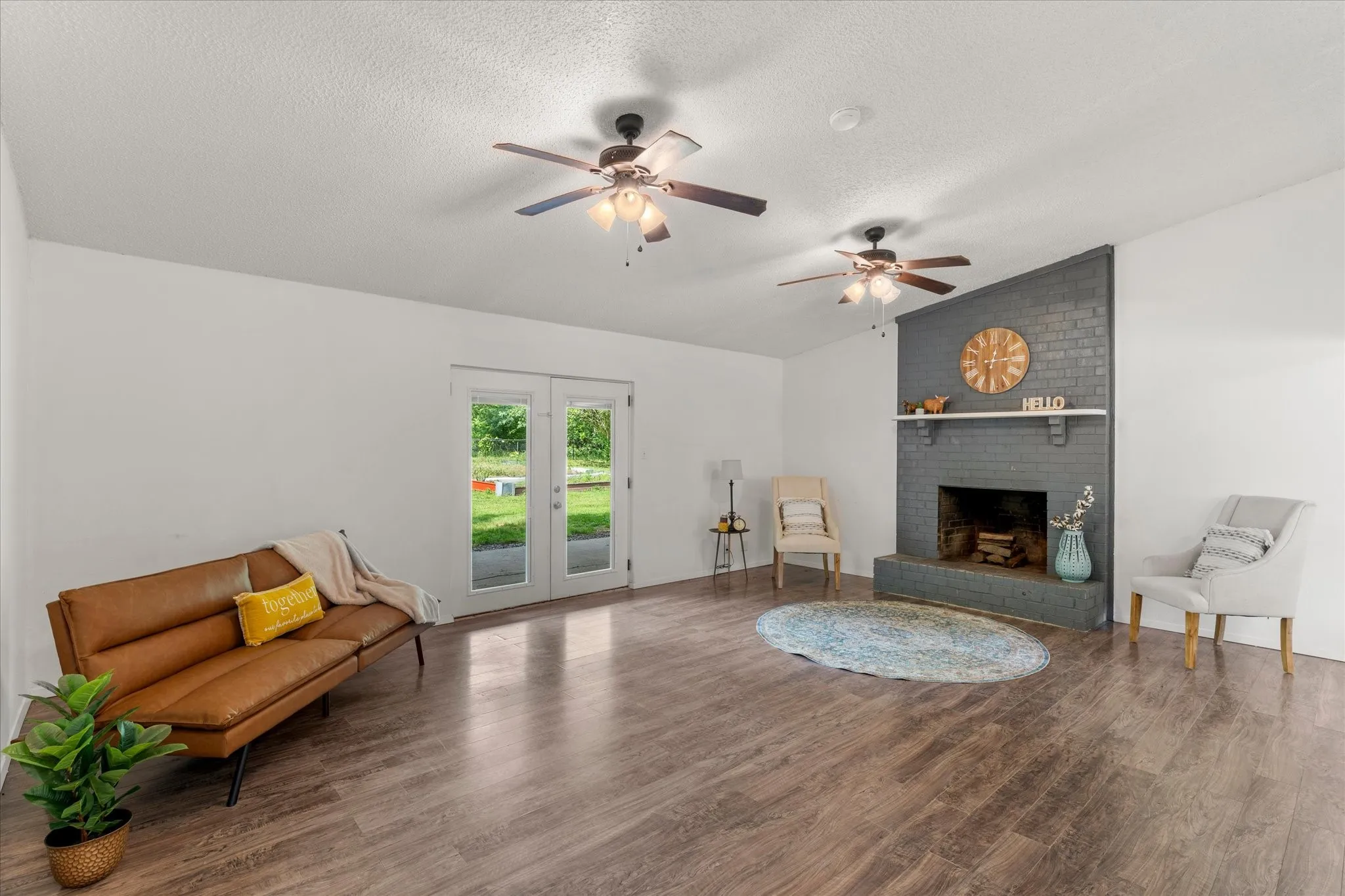 Single Family Residence For Sale in Franklin (TX) County , 524 Park Lane, Mount Vernon, Texas 75457, 3 Bedroom, 2 Bathroom, 2 Garage spaces, 1,314 Sqft, built in 1988, mls#21265712, Real Estate Agent in Mount Vernon, Homes For Sale in Franklin (TX) county, Homes For Sale in Mount Vernon, Realtor in Mount Vernon Texas, Real Estate Brokerage Independent Realty Texas, Luminita Cordes Realtor