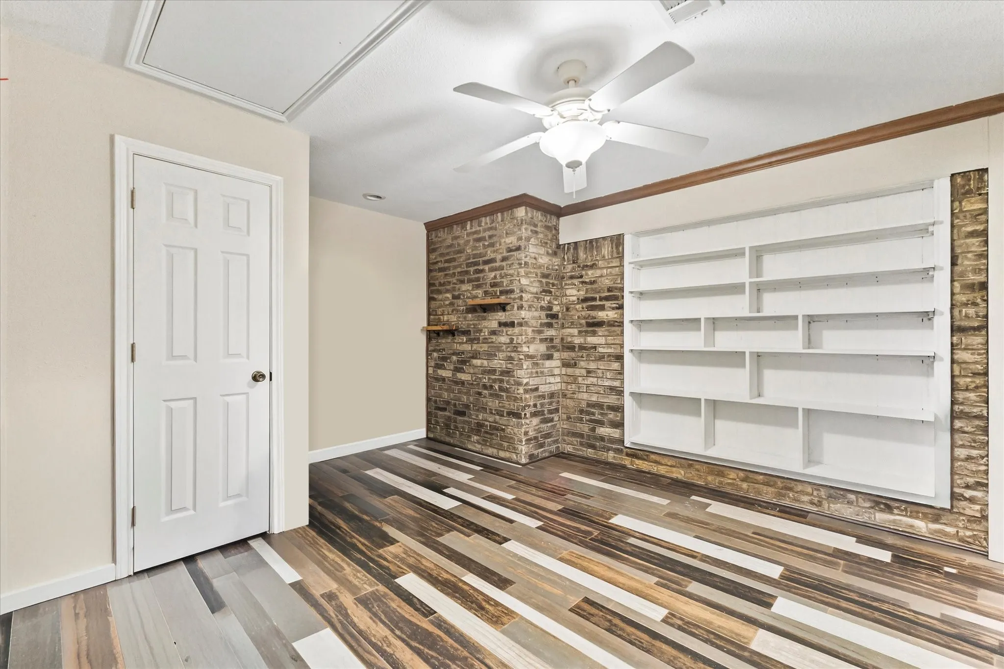 Single Family Residence For Sale in Rockwall County , 226 Cornelius Road, Rockwall, Texas 75087, 4 Bedroom, 3 Bathroom, 2 Garage spaces, 2,860 Sqft, built in 1983, mls#21246224, Real Estate Agent in Rockwall, Homes For Sale in Rockwall county, Homes For Sale in Rockwall, Realtor in Rockwall Texas, Real Estate Brokerage Independent Realty Texas, Luminita Cordes Realtor