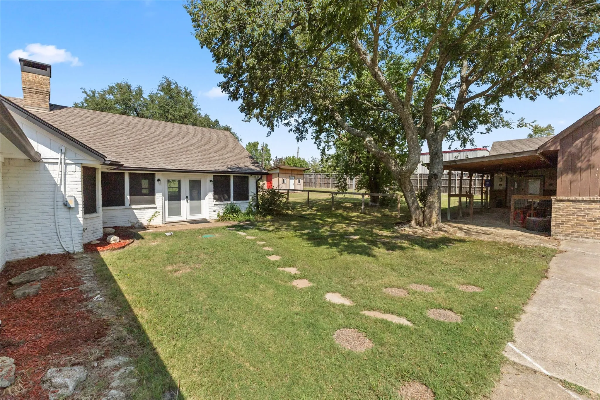Single Family Residence For Sale in Rockwall County , 226 Cornelius Road, Rockwall, Texas 75087, 4 Bedroom, 3 Bathroom, 2 Garage spaces, 2,860 Sqft, built in 1983, mls#21246224, Real Estate Agent in Rockwall, Homes For Sale in Rockwall county, Homes For Sale in Rockwall, Realtor in Rockwall Texas, Real Estate Brokerage Independent Realty Texas, Luminita Cordes Realtor