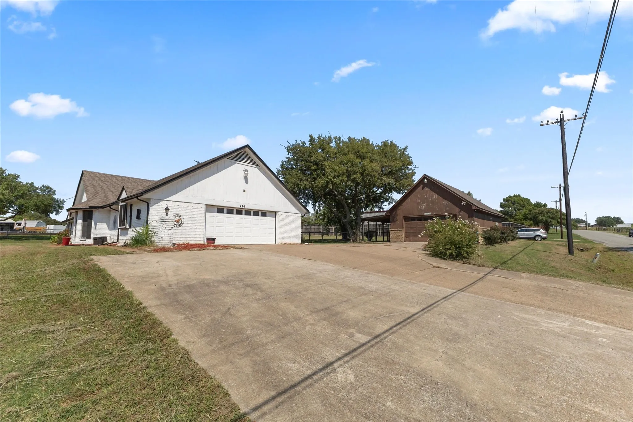 Single Family Residence For Sale in Rockwall County , 226 Cornelius Road, Rockwall, Texas 75087, 4 Bedroom, 3 Bathroom, 2 Garage spaces, 2,860 Sqft, built in 1983, mls#21246224, Real Estate Agent in Rockwall, Homes For Sale in Rockwall county, Homes For Sale in Rockwall, Realtor in Rockwall Texas, Real Estate Brokerage Independent Realty Texas, Luminita Cordes Realtor