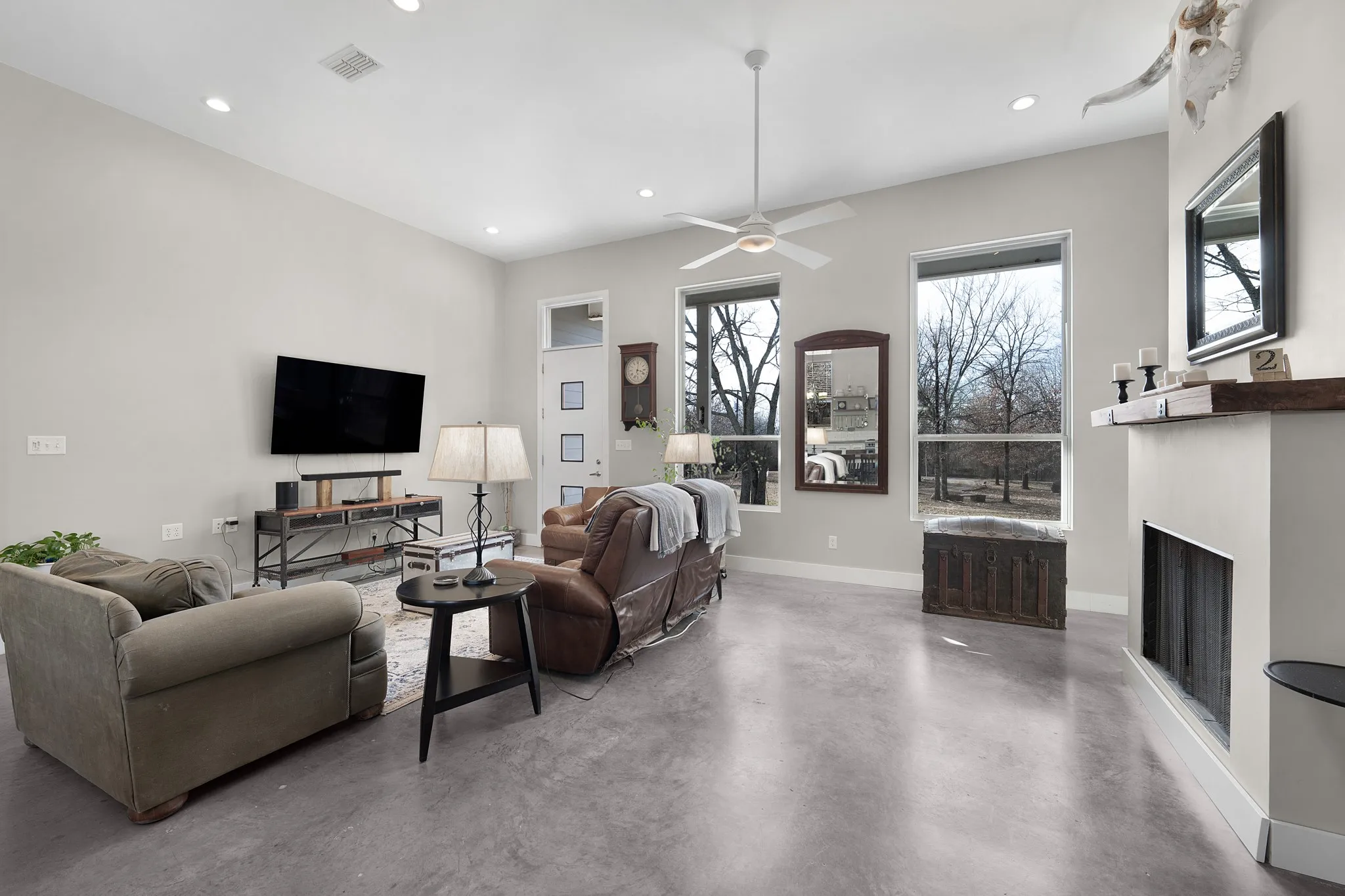Single Family Residence For Sale in Franklin (TX) County , 2640 County Road 1030 NW, Mount Vernon, Texas 75457, 4 Bedroom, 2 Bathroom, 1 Garage spaces, 3,547 Sqft, built in 2012, mls#21265695, Real Estate Agent in Mount Vernon, Homes For Sale in Franklin (TX) county, Homes For Sale in Mount Vernon, Realtor in Mount Vernon Texas, Real Estate Brokerage Independent Realty Texas, Luminita Cordes Realtor
