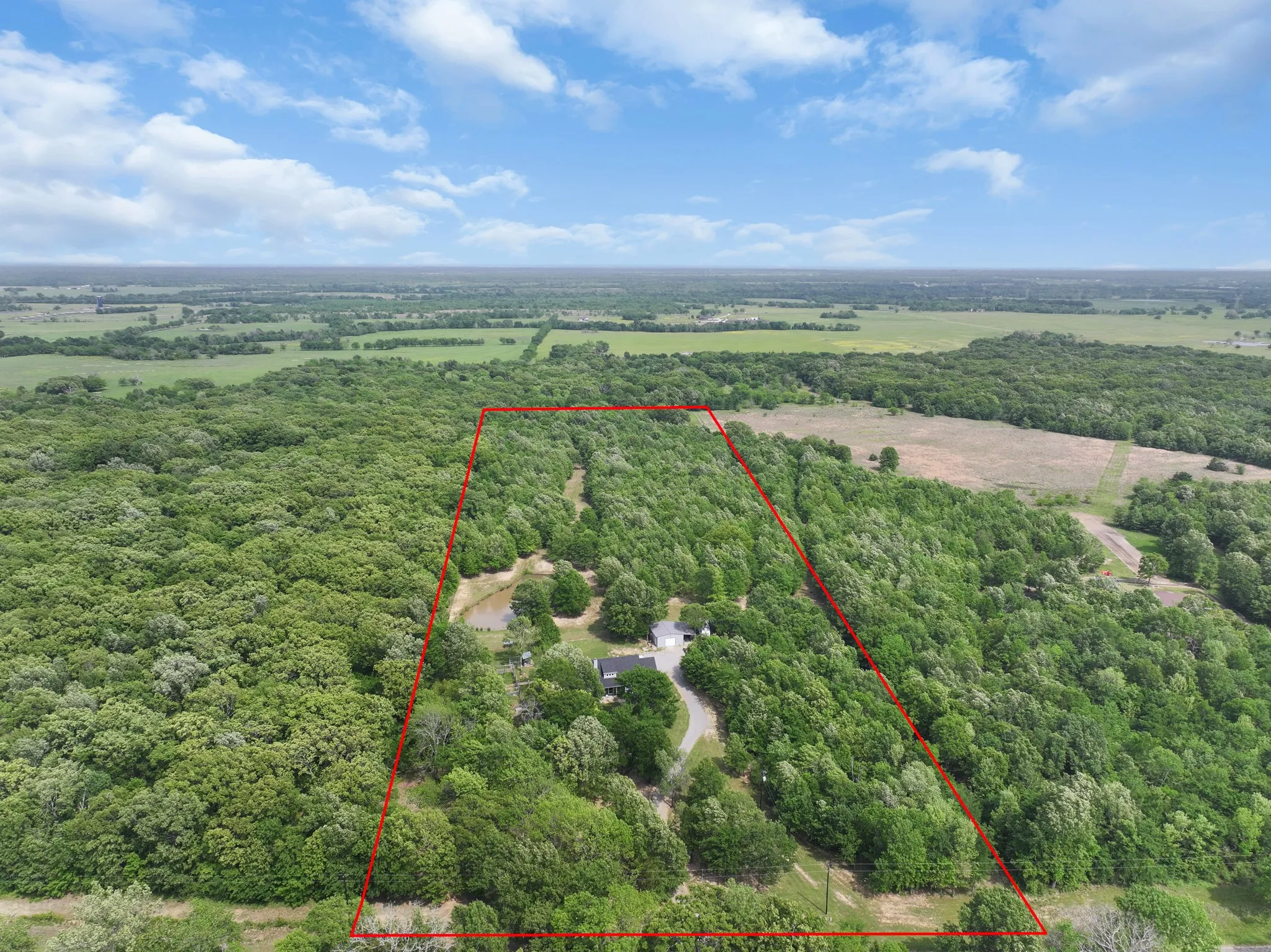Single Family Residence For Sale in Franklin (TX) County , 2640 County Road 1030 NW, Mount Vernon, Texas 75457, 4 Bedroom, 2 Bathroom, 1 Garage spaces, 3,547 Sqft, built in 2012, mls#21265695, Real Estate Agent in Mount Vernon, Homes For Sale in Franklin (TX) county, Homes For Sale in Mount Vernon, Realtor in Mount Vernon Texas, Real Estate Brokerage Independent Realty Texas, Luminita Cordes Realtor