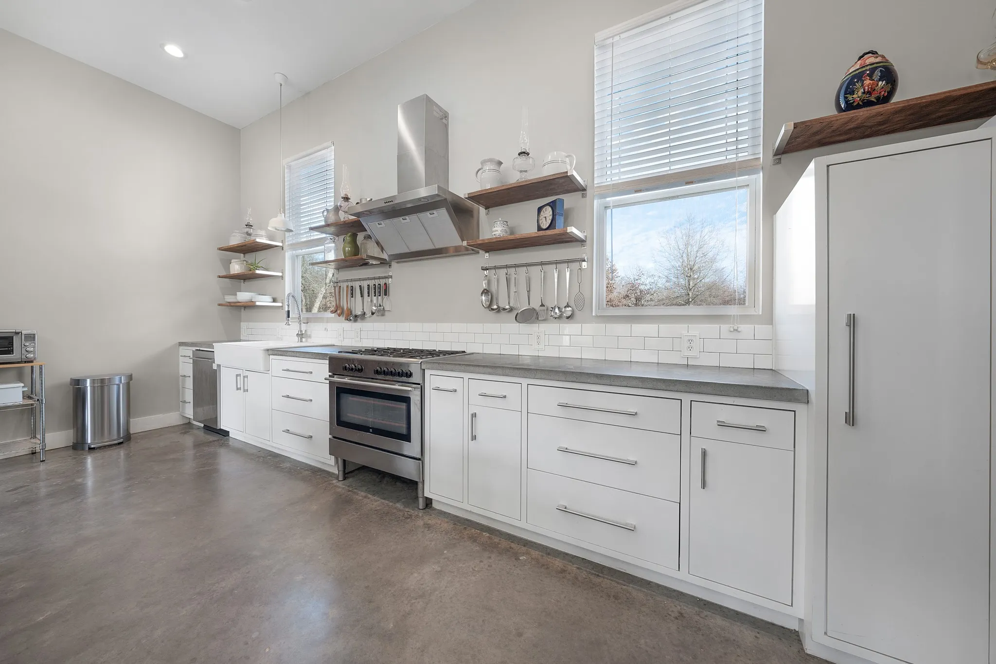Single Family Residence For Sale in Franklin (TX) County , 2640 County Road 1030 NW, Mount Vernon, Texas 75457, 4 Bedroom, 2 Bathroom, 1 Garage spaces, 3,547 Sqft, built in 2012, mls#21265695, Real Estate Agent in Mount Vernon, Homes For Sale in Franklin (TX) county, Homes For Sale in Mount Vernon, Realtor in Mount Vernon Texas, Real Estate Brokerage Independent Realty Texas, Luminita Cordes Realtor