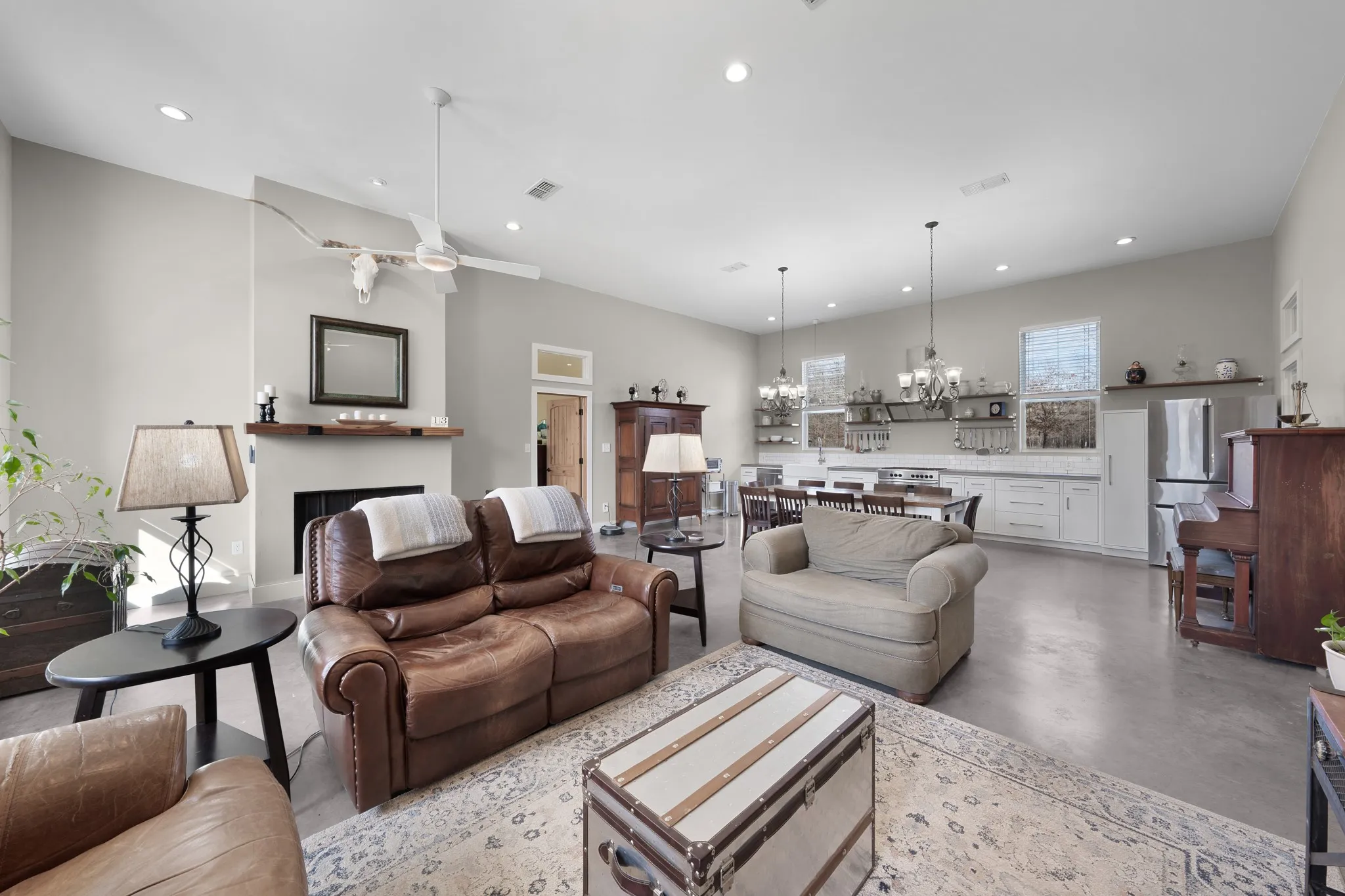 Single Family Residence For Sale in Franklin (TX) County , 2640 County Road 1030 NW, Mount Vernon, Texas 75457, 4 Bedroom, 2 Bathroom, 1 Garage spaces, 3,547 Sqft, built in 2012, mls#21265695, Real Estate Agent in Mount Vernon, Homes For Sale in Franklin (TX) county, Homes For Sale in Mount Vernon, Realtor in Mount Vernon Texas, Real Estate Brokerage Independent Realty Texas, Luminita Cordes Realtor