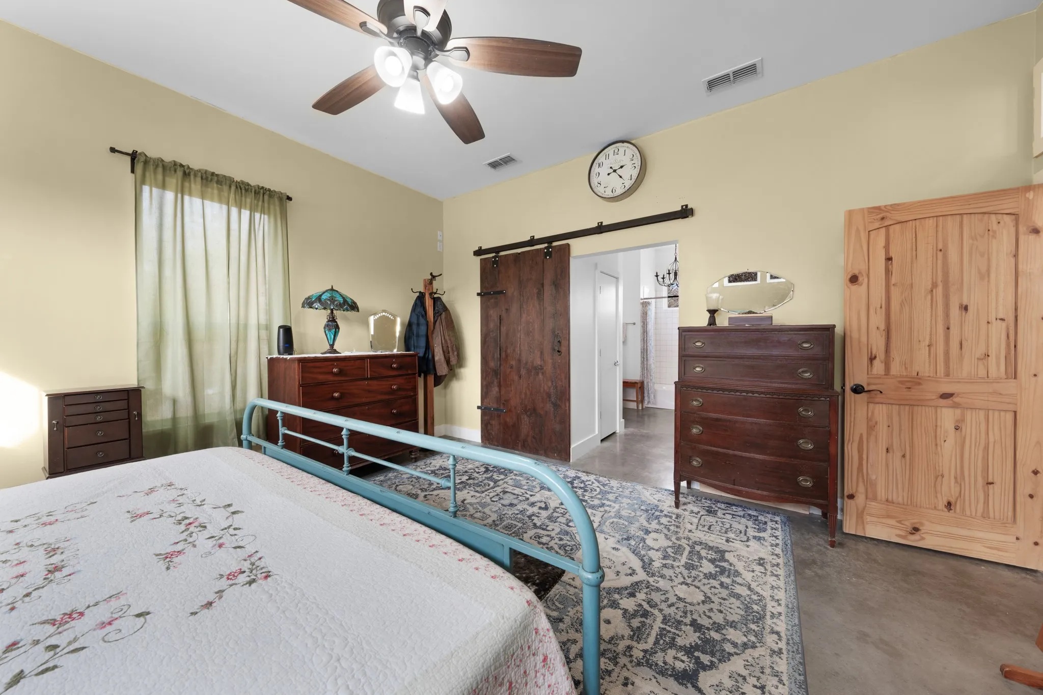Single Family Residence For Sale in Franklin (TX) County , 2640 County Road 1030 NW, Mount Vernon, Texas 75457, 4 Bedroom, 2 Bathroom, 1 Garage spaces, 3,547 Sqft, built in 2012, mls#21265695, Real Estate Agent in Mount Vernon, Homes For Sale in Franklin (TX) county, Homes For Sale in Mount Vernon, Realtor in Mount Vernon Texas, Real Estate Brokerage Independent Realty Texas, Luminita Cordes Realtor
