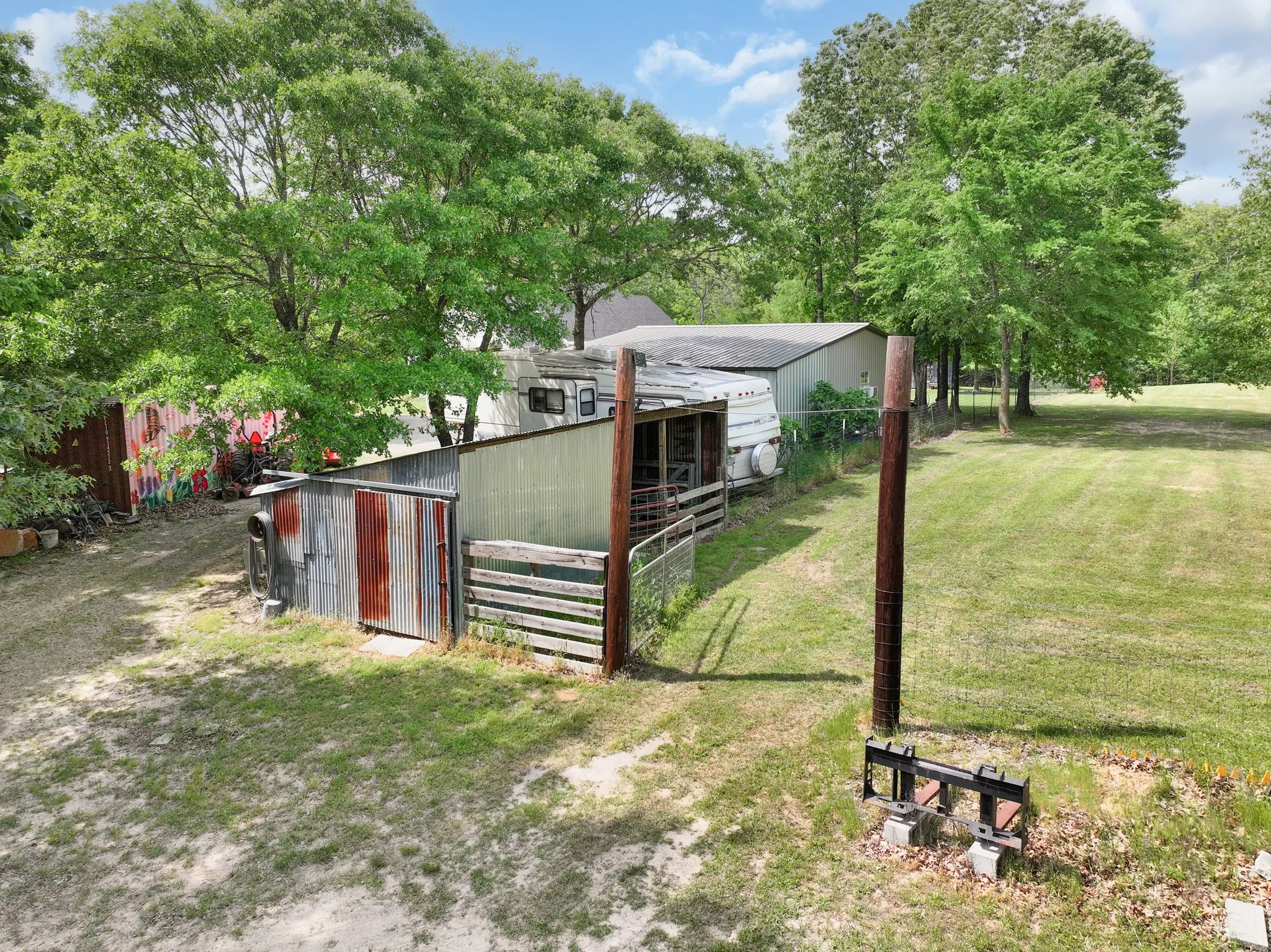 Single Family Residence For Sale in Franklin (TX) County , 2640 County Road 1030 NW, Mount Vernon, Texas 75457, 4 Bedroom, 2 Bathroom, 1 Garage spaces, 3,547 Sqft, built in 2012, mls#21265695, Real Estate Agent in Mount Vernon, Homes For Sale in Franklin (TX) county, Homes For Sale in Mount Vernon, Realtor in Mount Vernon Texas, Real Estate Brokerage Independent Realty Texas, Luminita Cordes Realtor