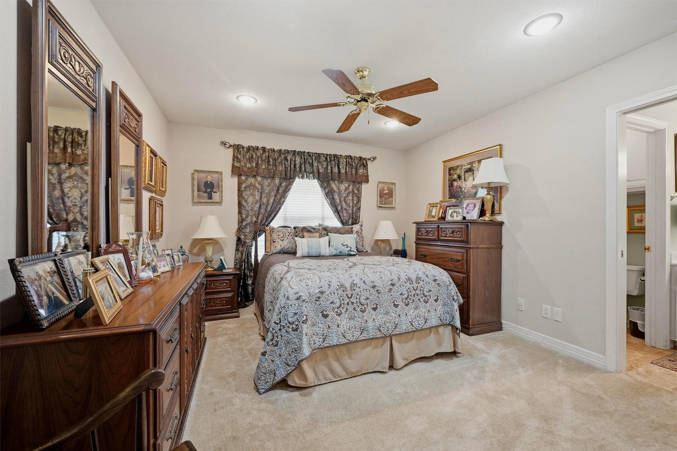 Single Family Residence For Sale in Cooke County , 730 Kiowa Drive W, Lake Kiowa, Texas 76240, 3 Bedroom, 3 Bathroom, 3 Garage spaces, 2,191 Sqft, built in 1995, mls#21265649, Real Estate Agent in Lake Kiowa, Homes For Sale in Cooke county, Homes For Sale in Lake Kiowa, Realtor in Lake Kiowa Texas, Real Estate Brokerage Independent Realty Texas, Luminita Cordes Realtor