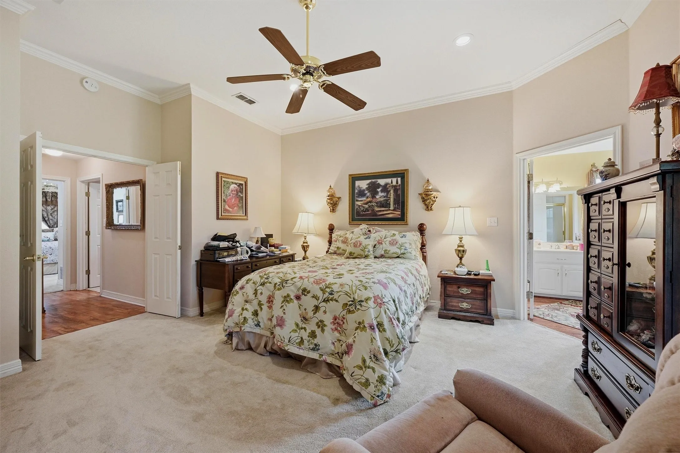 Single Family Residence For Sale in Cooke County , 730 Kiowa Drive W, Lake Kiowa, Texas 76240, 3 Bedroom, 3 Bathroom, 3 Garage spaces, 2,191 Sqft, built in 1995, mls#21265649, Real Estate Agent in Lake Kiowa, Homes For Sale in Cooke county, Homes For Sale in Lake Kiowa, Realtor in Lake Kiowa Texas, Real Estate Brokerage Independent Realty Texas, Luminita Cordes Realtor