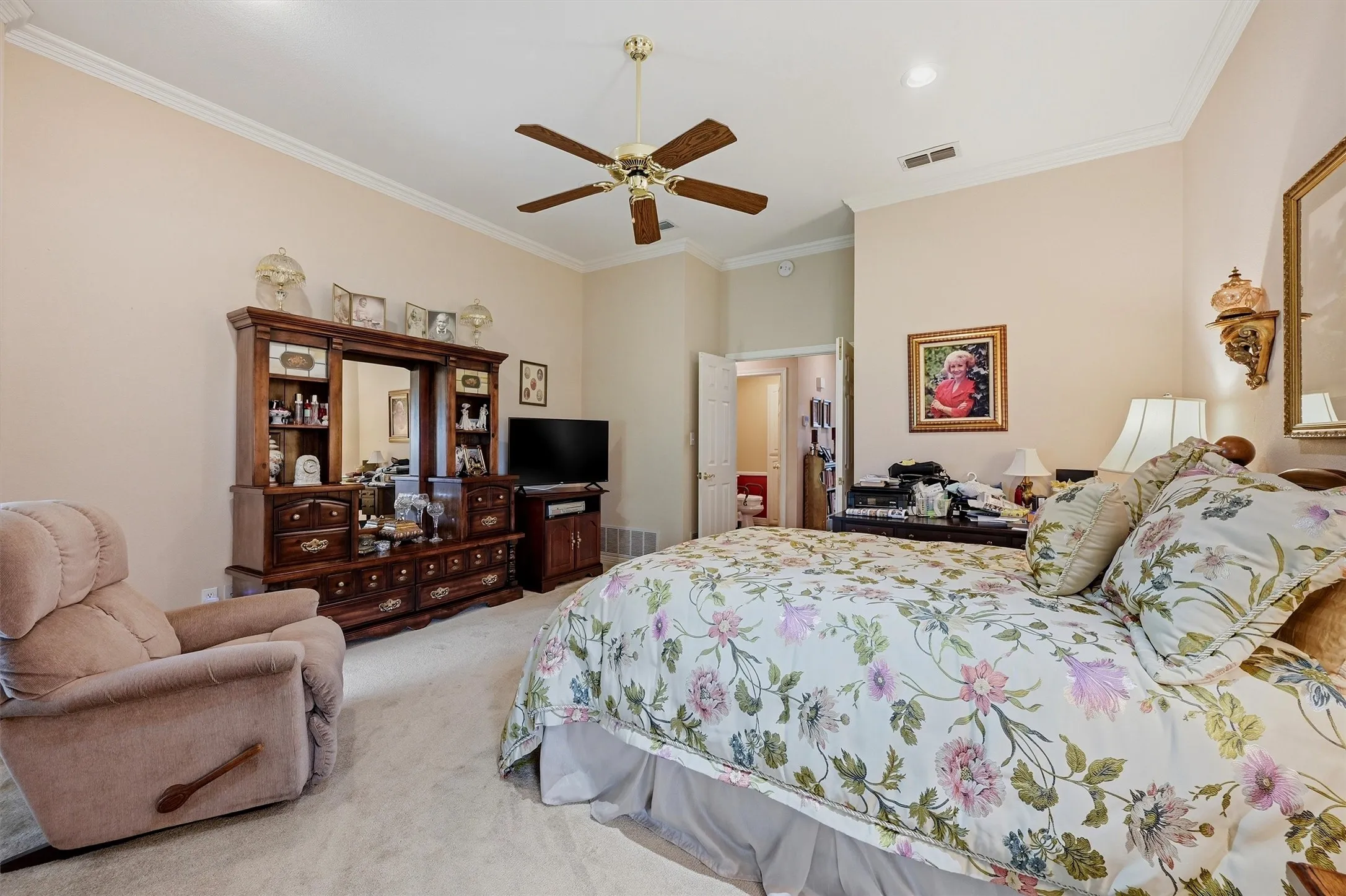 Single Family Residence For Sale in Cooke County , 730 Kiowa Drive W, Lake Kiowa, Texas 76240, 3 Bedroom, 3 Bathroom, 3 Garage spaces, 2,191 Sqft, built in 1995, mls#21265649, Real Estate Agent in Lake Kiowa, Homes For Sale in Cooke county, Homes For Sale in Lake Kiowa, Realtor in Lake Kiowa Texas, Real Estate Brokerage Independent Realty Texas, Luminita Cordes Realtor