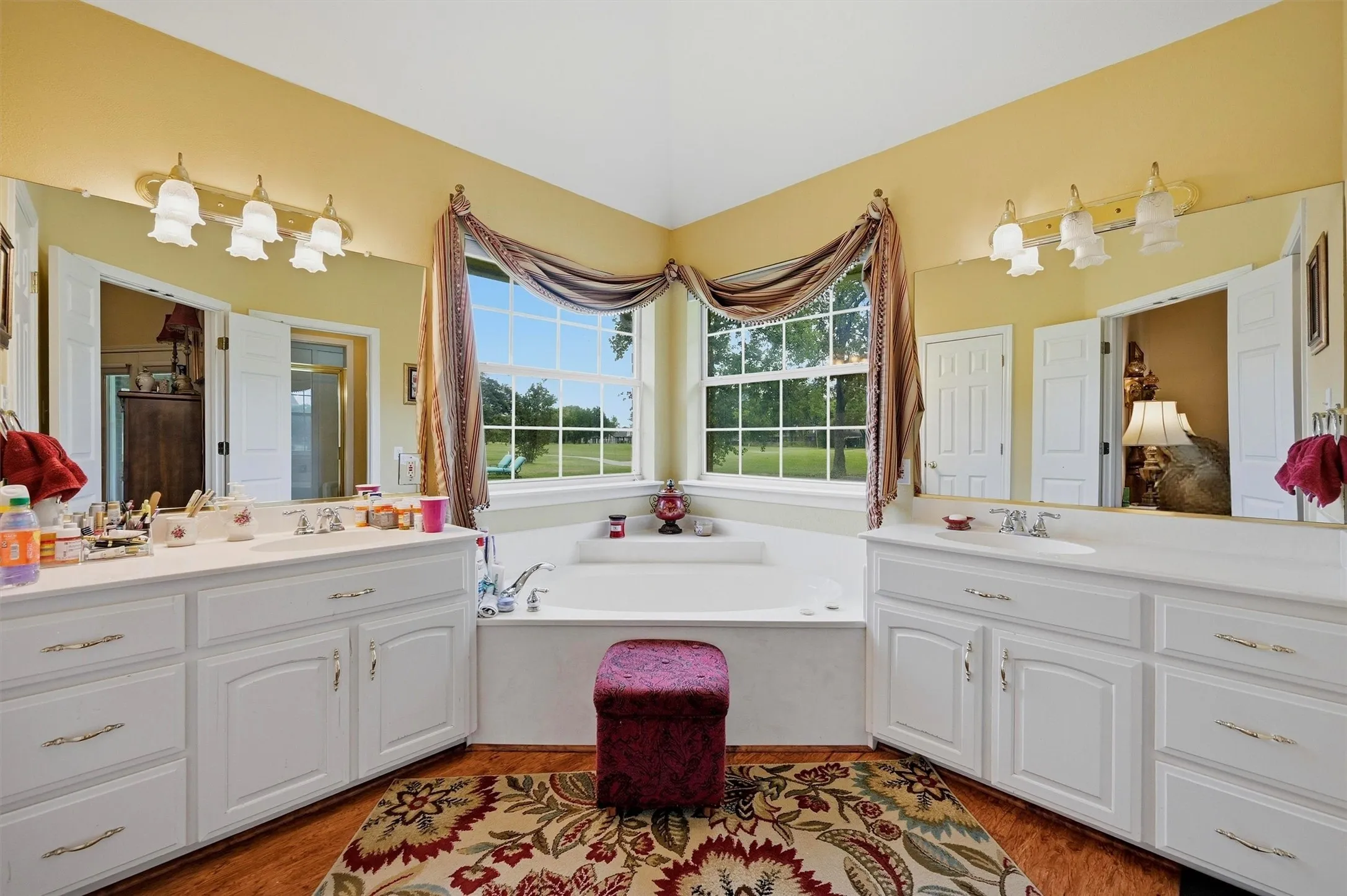 Single Family Residence For Sale in Cooke County , 730 Kiowa Drive W, Lake Kiowa, Texas 76240, 3 Bedroom, 3 Bathroom, 3 Garage spaces, 2,191 Sqft, built in 1995, mls#21265649, Real Estate Agent in Lake Kiowa, Homes For Sale in Cooke county, Homes For Sale in Lake Kiowa, Realtor in Lake Kiowa Texas, Real Estate Brokerage Independent Realty Texas, Luminita Cordes Realtor