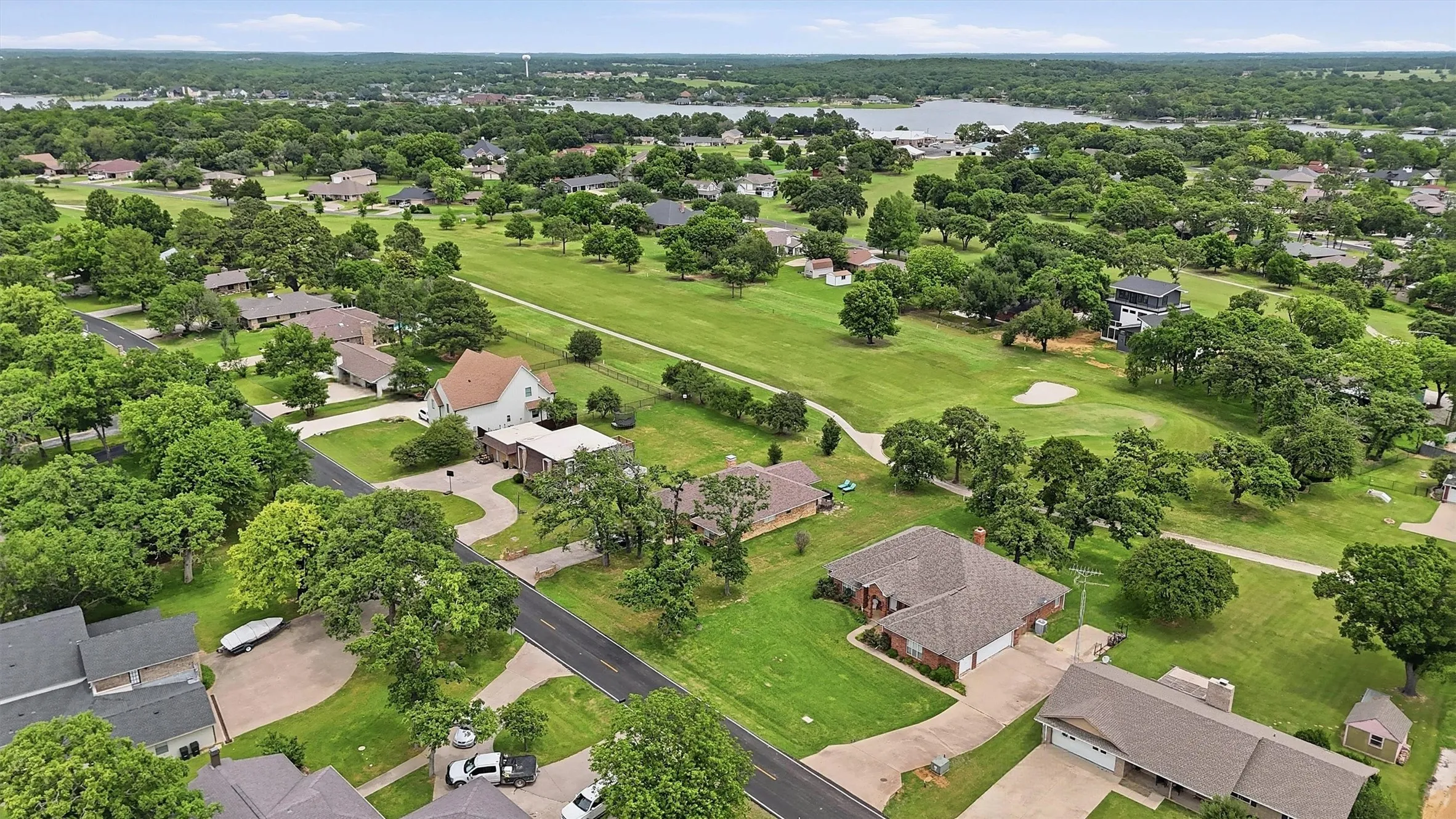 Single Family Residence For Sale in Cooke County , 730 Kiowa Drive W, Lake Kiowa, Texas 76240, 3 Bedroom, 3 Bathroom, 3 Garage spaces, 2,191 Sqft, built in 1995, mls#21265649, Real Estate Agent in Lake Kiowa, Homes For Sale in Cooke county, Homes For Sale in Lake Kiowa, Realtor in Lake Kiowa Texas, Real Estate Brokerage Independent Realty Texas, Luminita Cordes Realtor