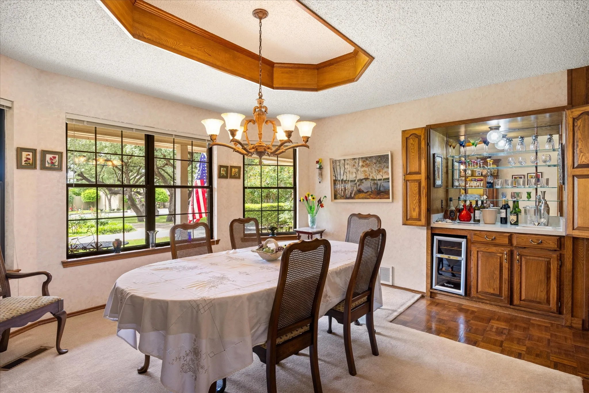Single Family Residence For Sale in Hood County , 3808 Fairway Drive, Granbury, Texas 76049, 4 Bedroom, 3 Bathroom, 2 Garage spaces, 2,759 Sqft, built in 1987, mls#21265742, Real Estate Agent in Granbury, Homes For Sale in Hood county, Homes For Sale in Granbury, Realtor in Granbury Texas, Real Estate Brokerage Independent Realty Texas, Luminita Cordes Realtor