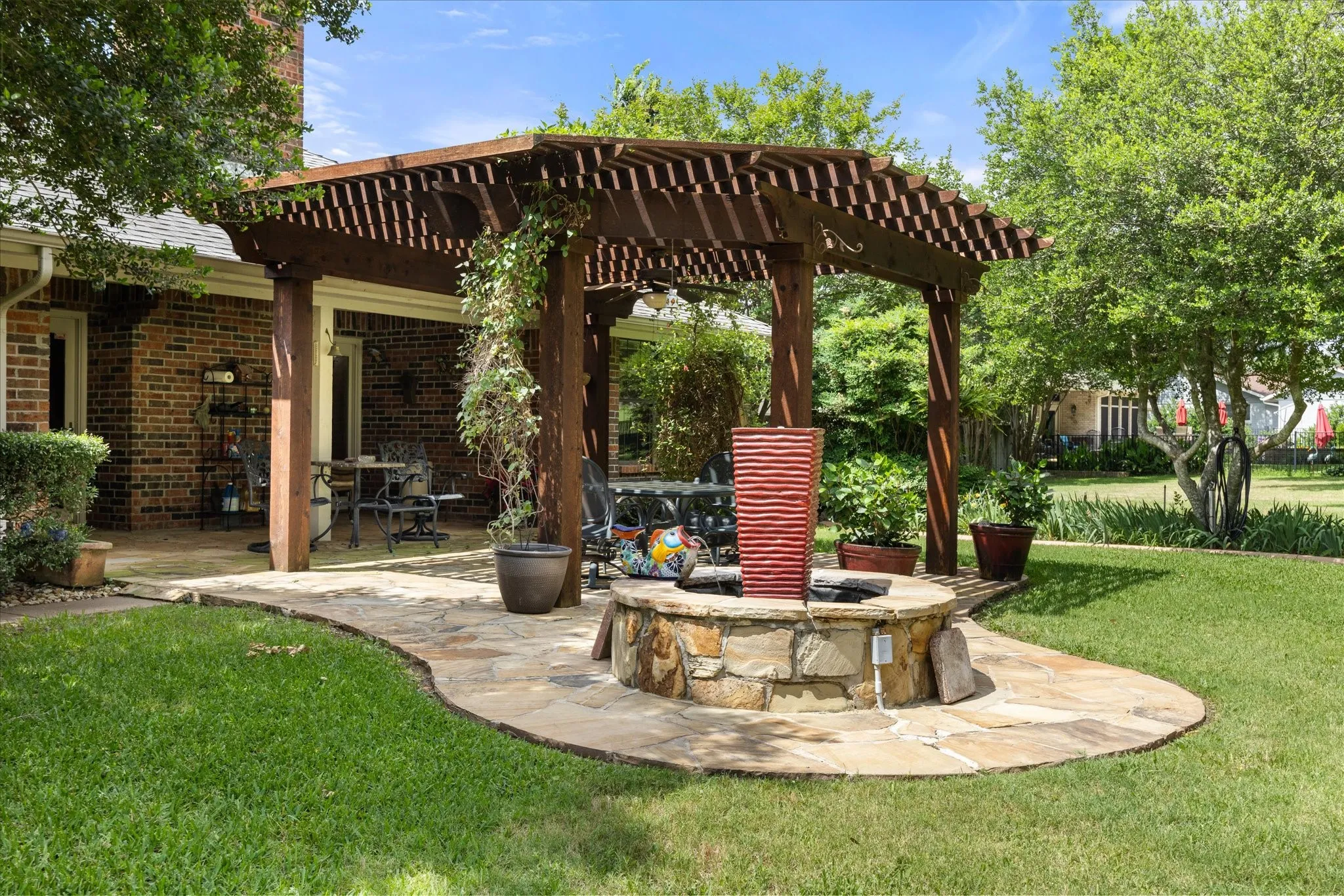 Single Family Residence For Sale in Hood County , 3808 Fairway Drive, Granbury, Texas 76049, 4 Bedroom, 3 Bathroom, 2 Garage spaces, 2,759 Sqft, built in 1987, mls#21265742, Real Estate Agent in Granbury, Homes For Sale in Hood county, Homes For Sale in Granbury, Realtor in Granbury Texas, Real Estate Brokerage Independent Realty Texas, Luminita Cordes Realtor