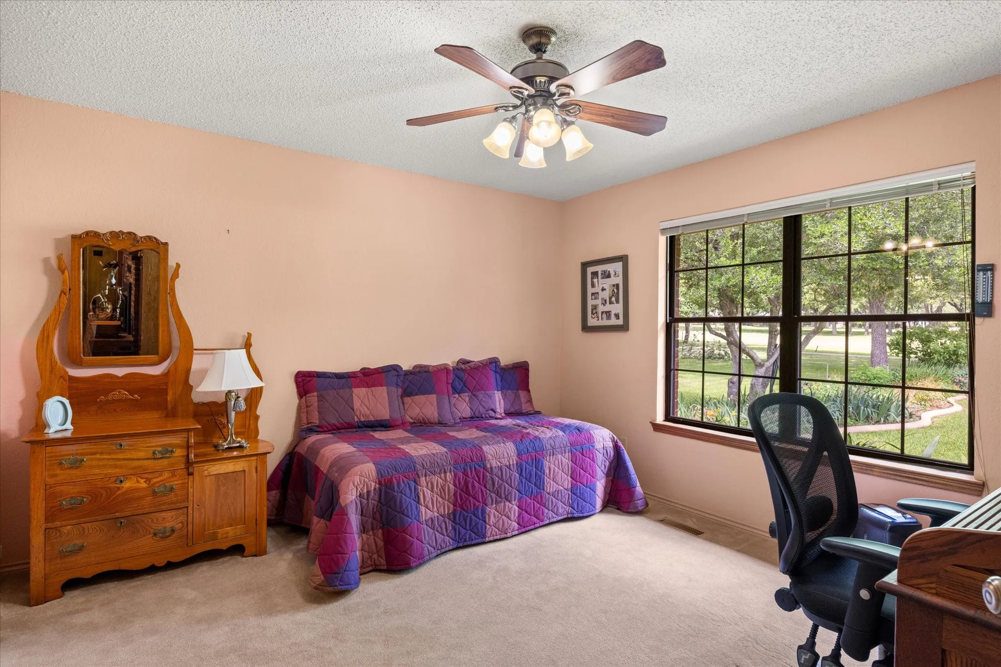 Single Family Residence For Sale in Hood County , 3808 Fairway Drive, Granbury, Texas 76049, 4 Bedroom, 3 Bathroom, 2 Garage spaces, 2,759 Sqft, built in 1987, mls#21265742, Real Estate Agent in Granbury, Homes For Sale in Hood county, Homes For Sale in Granbury, Realtor in Granbury Texas, Real Estate Brokerage Independent Realty Texas, Luminita Cordes Realtor