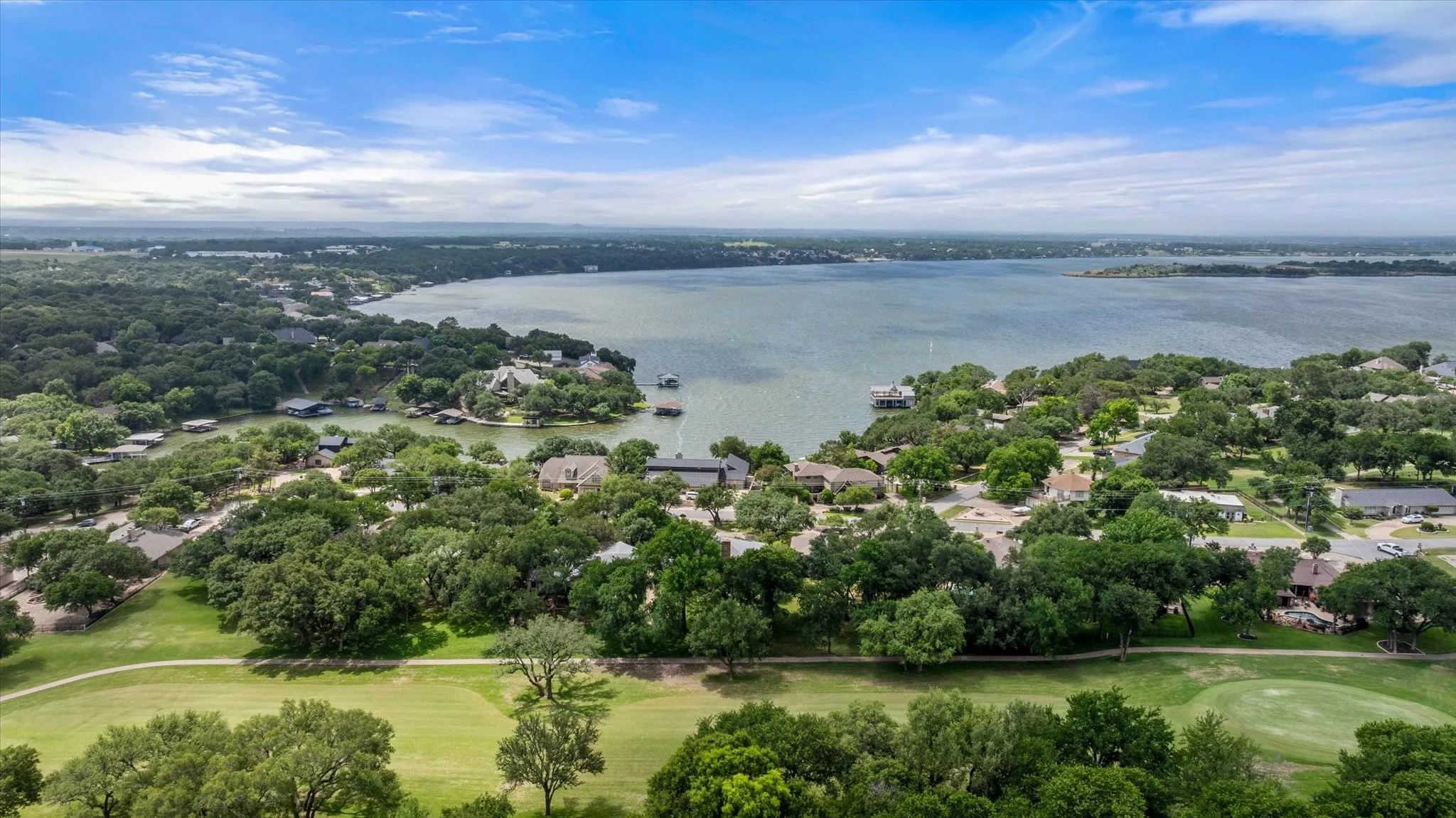 Single Family Residence For Sale in Hood County , 3808 Fairway Drive, Granbury, Texas 76049, 4 Bedroom, 3 Bathroom, 2 Garage spaces, 2,759 Sqft, built in 1987, mls#21265742, Real Estate Agent in Granbury, Homes For Sale in Hood county, Homes For Sale in Granbury, Realtor in Granbury Texas, Real Estate Brokerage Independent Realty Texas, Luminita Cordes Realtor