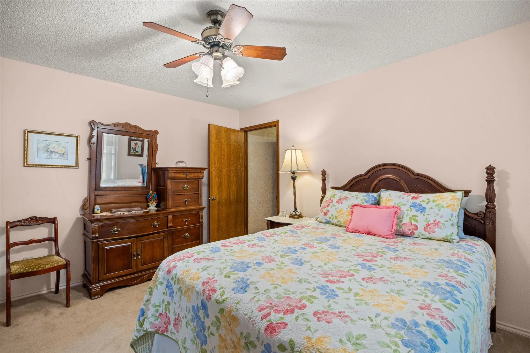 Single Family Residence For Sale in Hood County , 3808 Fairway Drive, Granbury, Texas 76049, 4 Bedroom, 3 Bathroom, 2 Garage spaces, 2,759 Sqft, built in 1987, mls#21265742, Real Estate Agent in Granbury, Homes For Sale in Hood county, Homes For Sale in Granbury, Realtor in Granbury Texas, Real Estate Brokerage Independent Realty Texas, Luminita Cordes Realtor