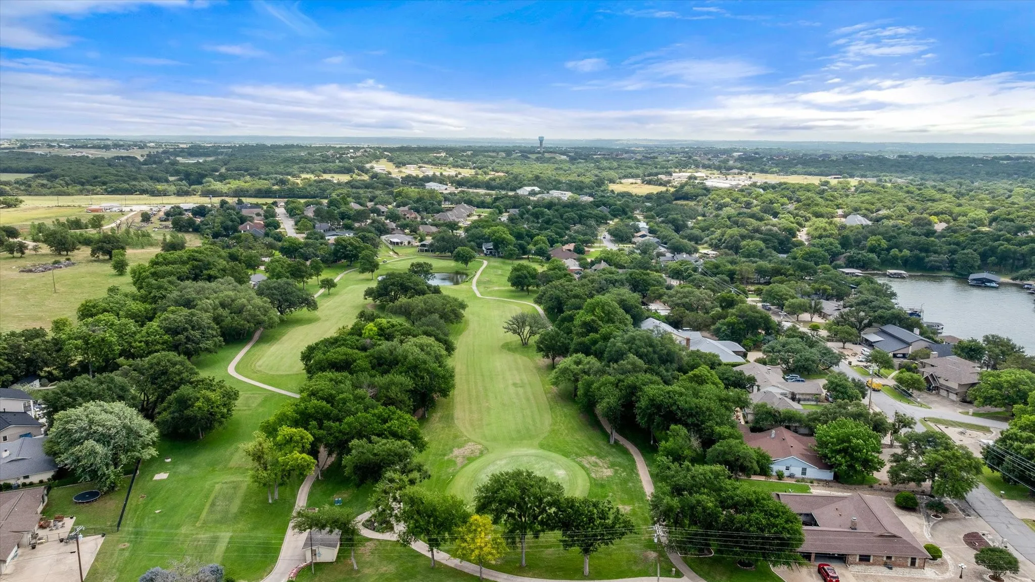 Single Family Residence For Sale in Hood County , 3808 Fairway Drive, Granbury, Texas 76049, 4 Bedroom, 3 Bathroom, 2 Garage spaces, 2,759 Sqft, built in 1987, mls#21265742, Real Estate Agent in Granbury, Homes For Sale in Hood county, Homes For Sale in Granbury, Realtor in Granbury Texas, Real Estate Brokerage Independent Realty Texas, Luminita Cordes Realtor