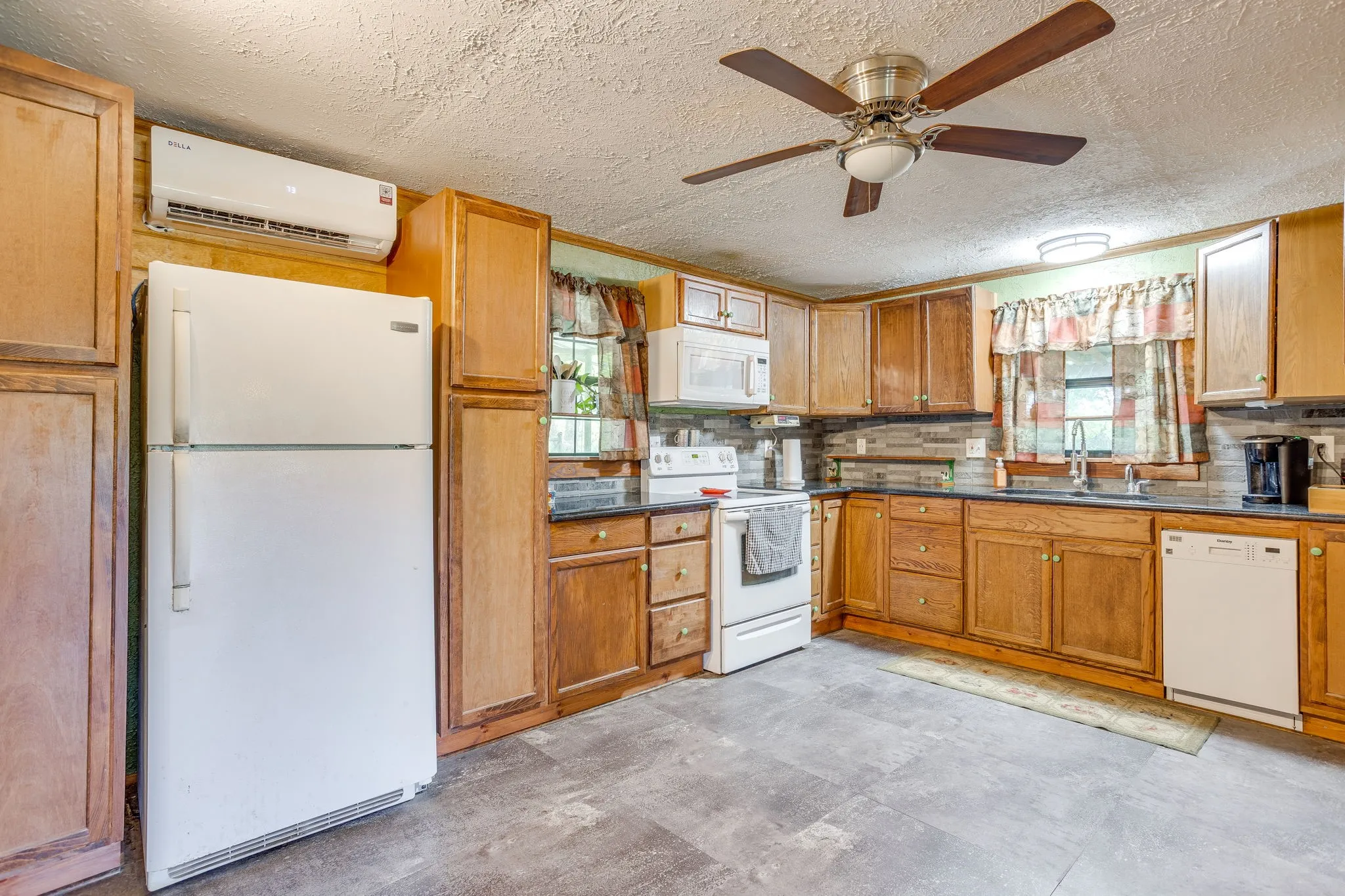 Improved Land For Sale in Jack County , 4180 E Fm 2210 E, Perrin, Texas 76486, 0, 0, Garage spaces, 0 Sqft, built in 1992, mls#21265765, Real Estate Agent in Perrin, Homes For Sale in Jack county, Homes For Sale in Perrin, Realtor in Perrin Texas, Real Estate Brokerage Independent Realty Texas, Luminita Cordes Realtor