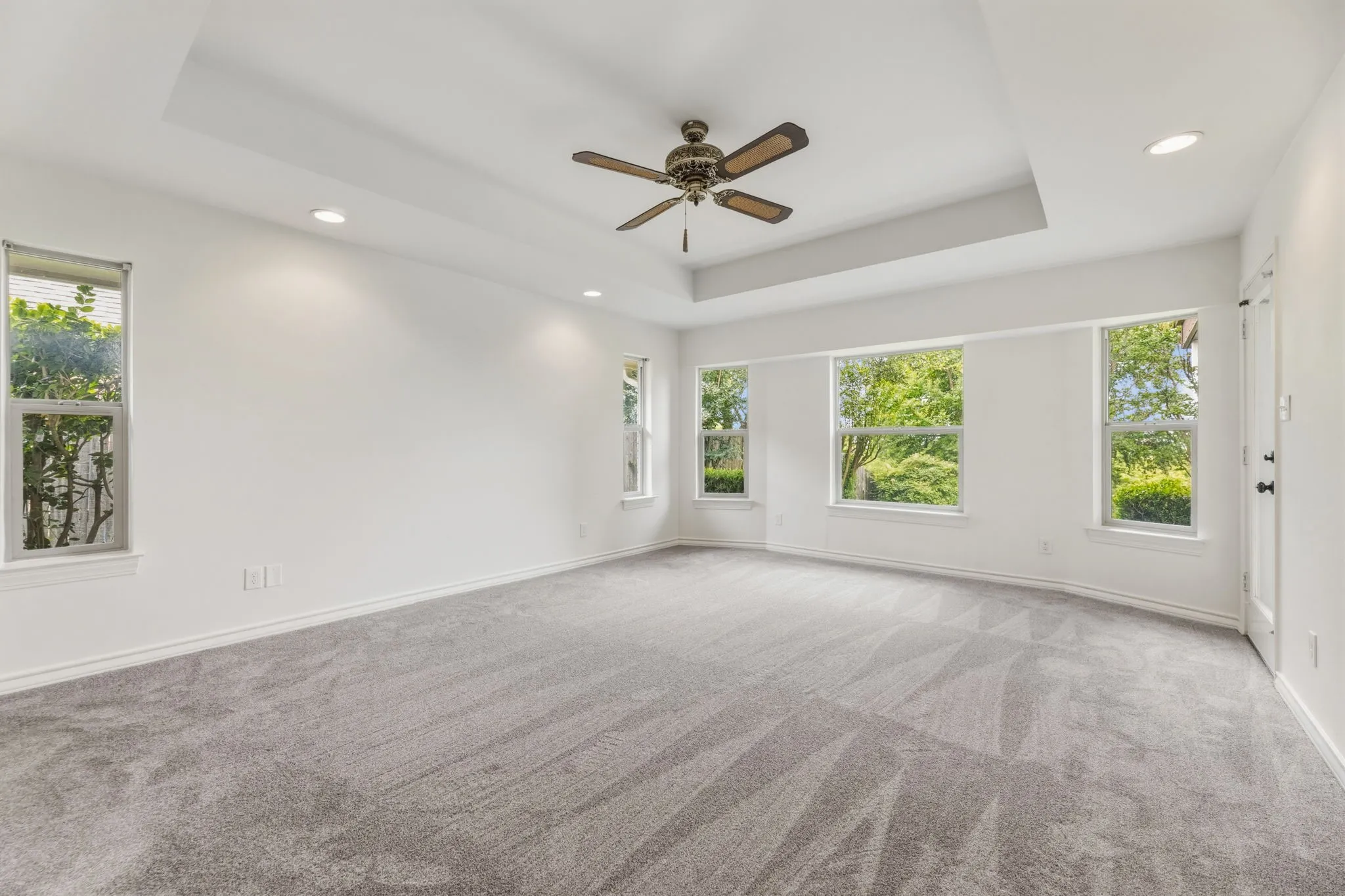 Single Family Residence For Sale in Tarrant County , 10112 Wandering Way Street, Benbrook, Texas 76126, 4 Bedroom, 3 Bathroom, 2 Garage spaces, 2,993 Sqft, built in 1985, mls#21262628, Real Estate Agent in Benbrook, Homes For Sale in Tarrant county, Homes For Sale in Benbrook, Realtor in Benbrook Texas, Real Estate Brokerage Independent Realty Texas, Luminita Cordes Realtor
