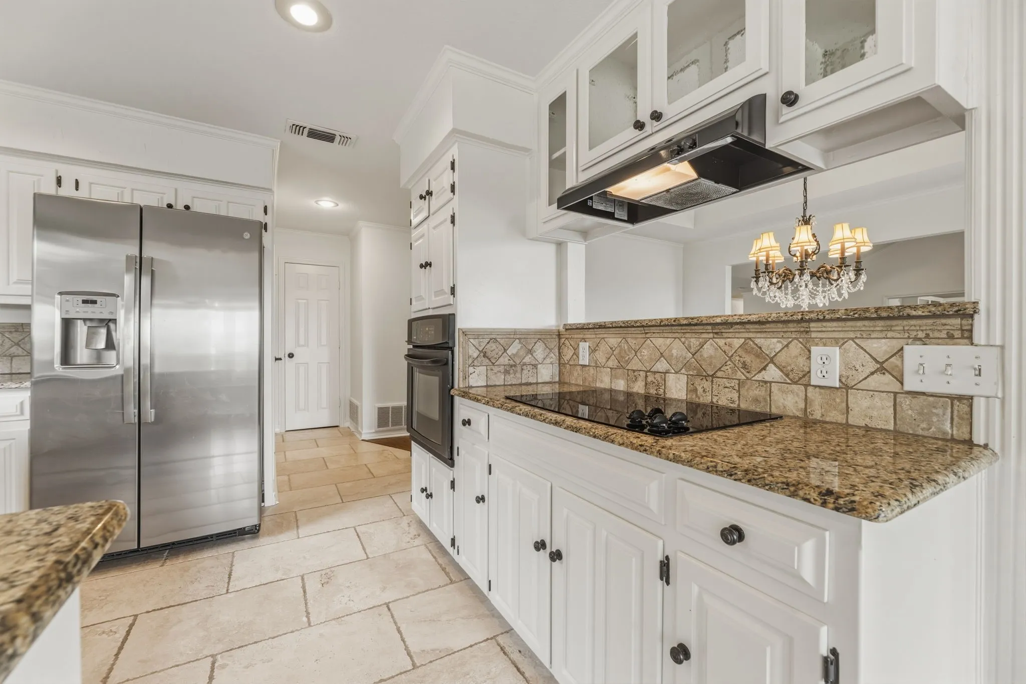 Single Family Residence For Sale in Tarrant County , 10112 Wandering Way Street, Benbrook, Texas 76126, 4 Bedroom, 3 Bathroom, 2 Garage spaces, 2,993 Sqft, built in 1985, mls#21262628, Real Estate Agent in Benbrook, Homes For Sale in Tarrant county, Homes For Sale in Benbrook, Realtor in Benbrook Texas, Real Estate Brokerage Independent Realty Texas, Luminita Cordes Realtor