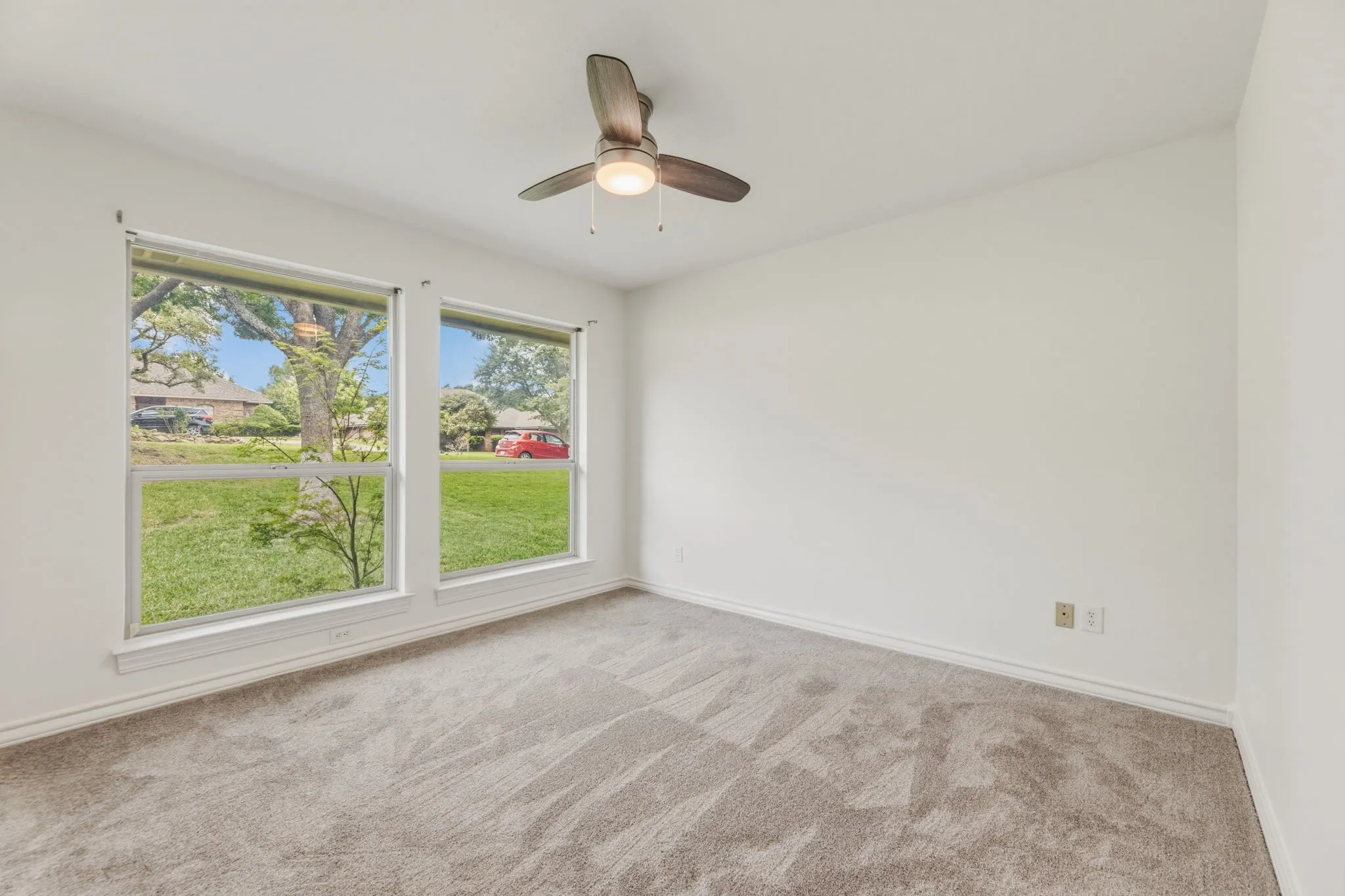 Single Family Residence For Sale in Tarrant County , 10112 Wandering Way Street, Benbrook, Texas 76126, 4 Bedroom, 3 Bathroom, 2 Garage spaces, 2,993 Sqft, built in 1985, mls#21262628, Real Estate Agent in Benbrook, Homes For Sale in Tarrant county, Homes For Sale in Benbrook, Realtor in Benbrook Texas, Real Estate Brokerage Independent Realty Texas, Luminita Cordes Realtor