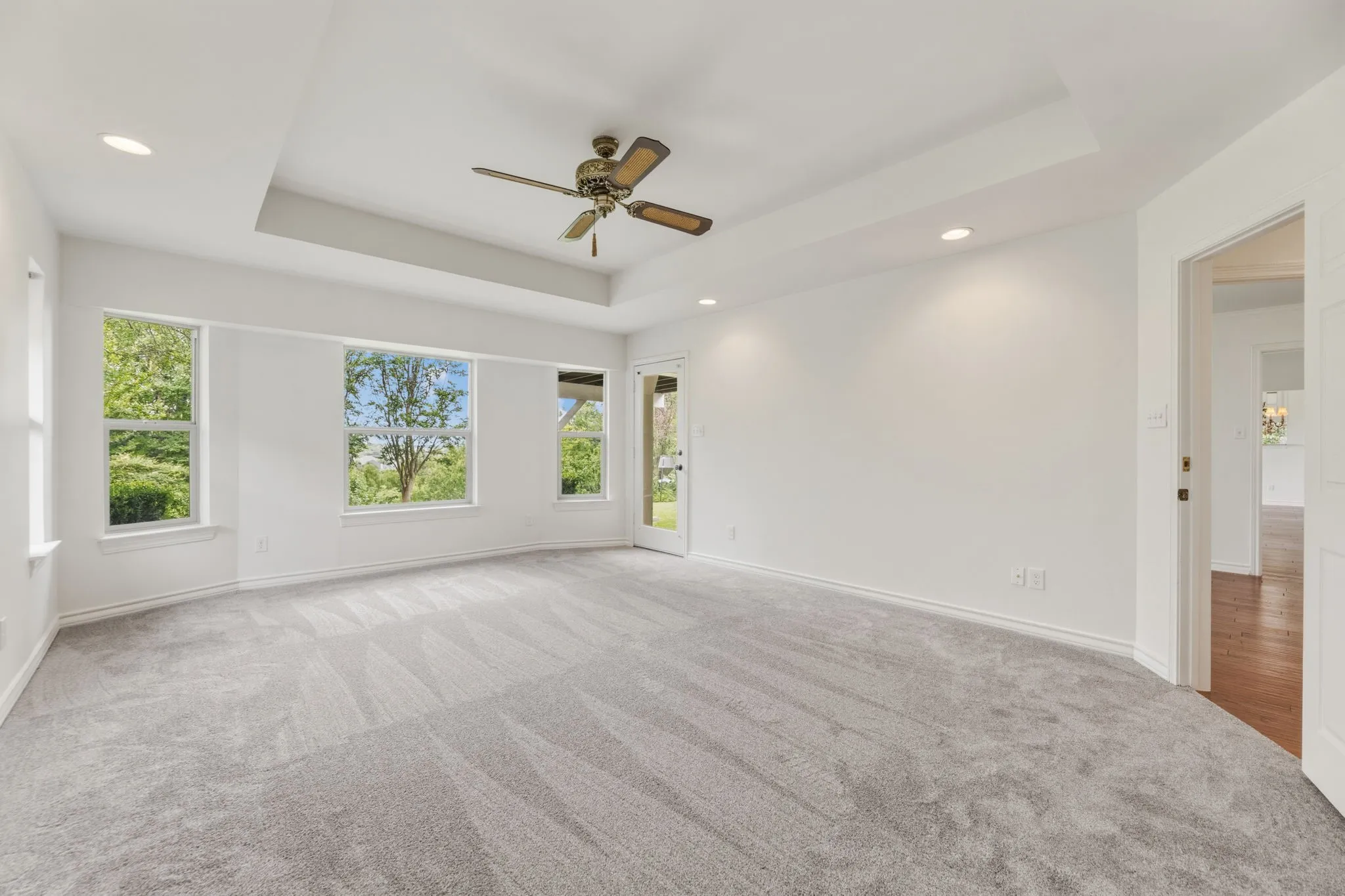 Single Family Residence For Sale in Tarrant County , 10112 Wandering Way Street, Benbrook, Texas 76126, 4 Bedroom, 3 Bathroom, 2 Garage spaces, 2,993 Sqft, built in 1985, mls#21262628, Real Estate Agent in Benbrook, Homes For Sale in Tarrant county, Homes For Sale in Benbrook, Realtor in Benbrook Texas, Real Estate Brokerage Independent Realty Texas, Luminita Cordes Realtor