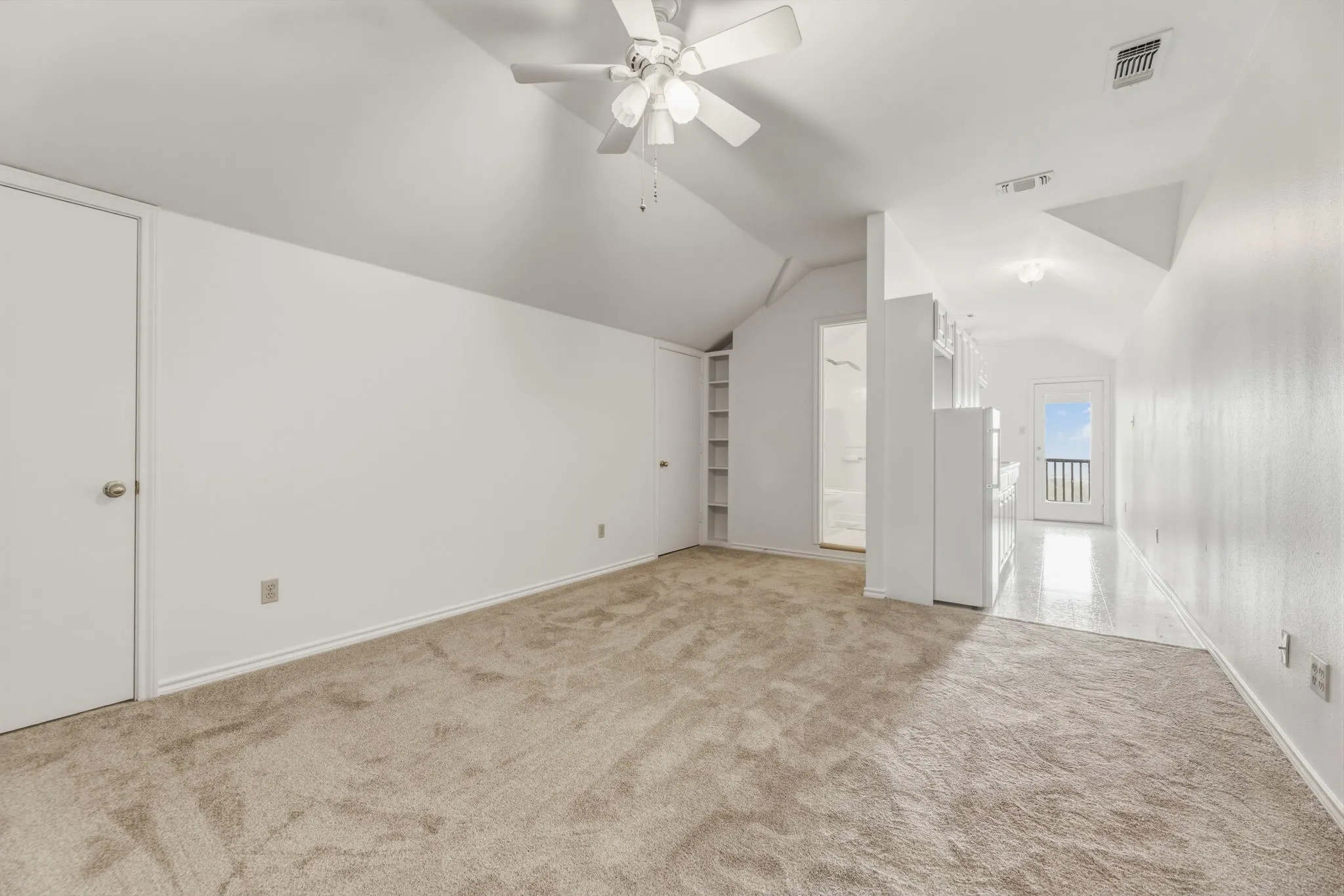 Single Family Residence For Sale in Tarrant County , 10112 Wandering Way Street, Benbrook, Texas 76126, 4 Bedroom, 3 Bathroom, 2 Garage spaces, 2,993 Sqft, built in 1985, mls#21262628, Real Estate Agent in Benbrook, Homes For Sale in Tarrant county, Homes For Sale in Benbrook, Realtor in Benbrook Texas, Real Estate Brokerage Independent Realty Texas, Luminita Cordes Realtor