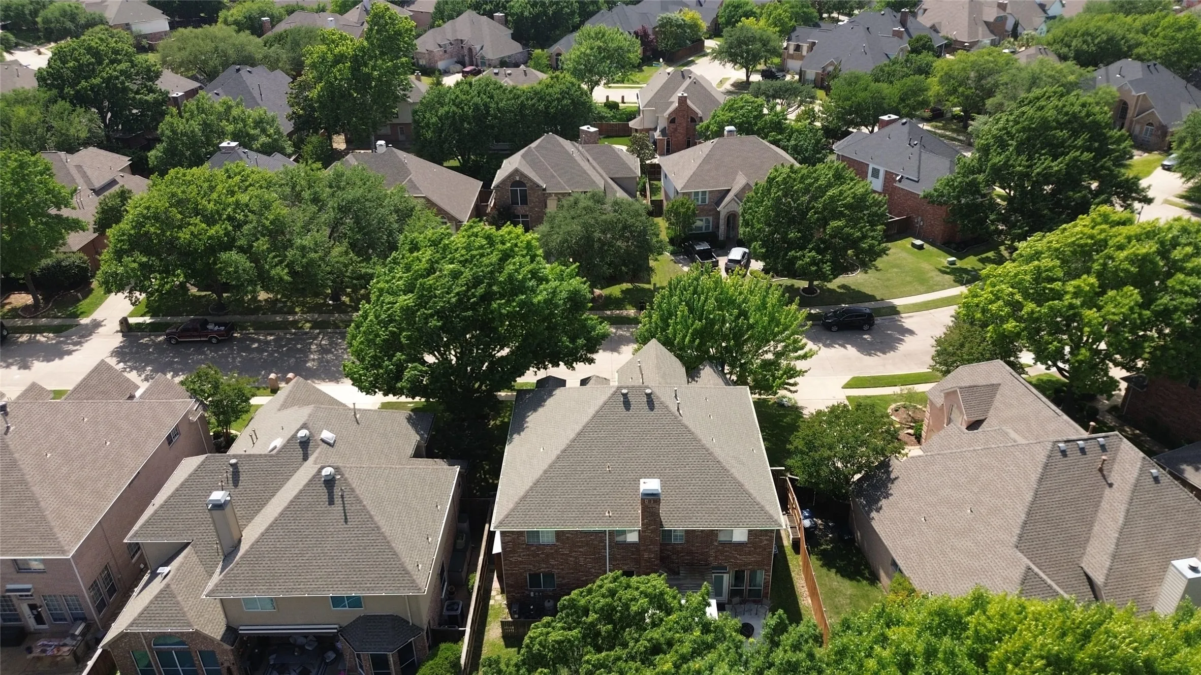 Single Family Residence For Sale in Collin County , 1507 Hunters Creek Drive, Mc Kinney, Texas 75072, 4 Bedroom, 4 Bathroom, 2 Garage spaces, 3,246 Sqft, built in 1995, mls#21254023, Real Estate Agent in Mc Kinney, Homes For Sale in Collin county, Homes For Sale in Mc Kinney, Realtor in Mc Kinney Texas, Real Estate Brokerage Independent Realty Texas, Luminita Cordes Realtor