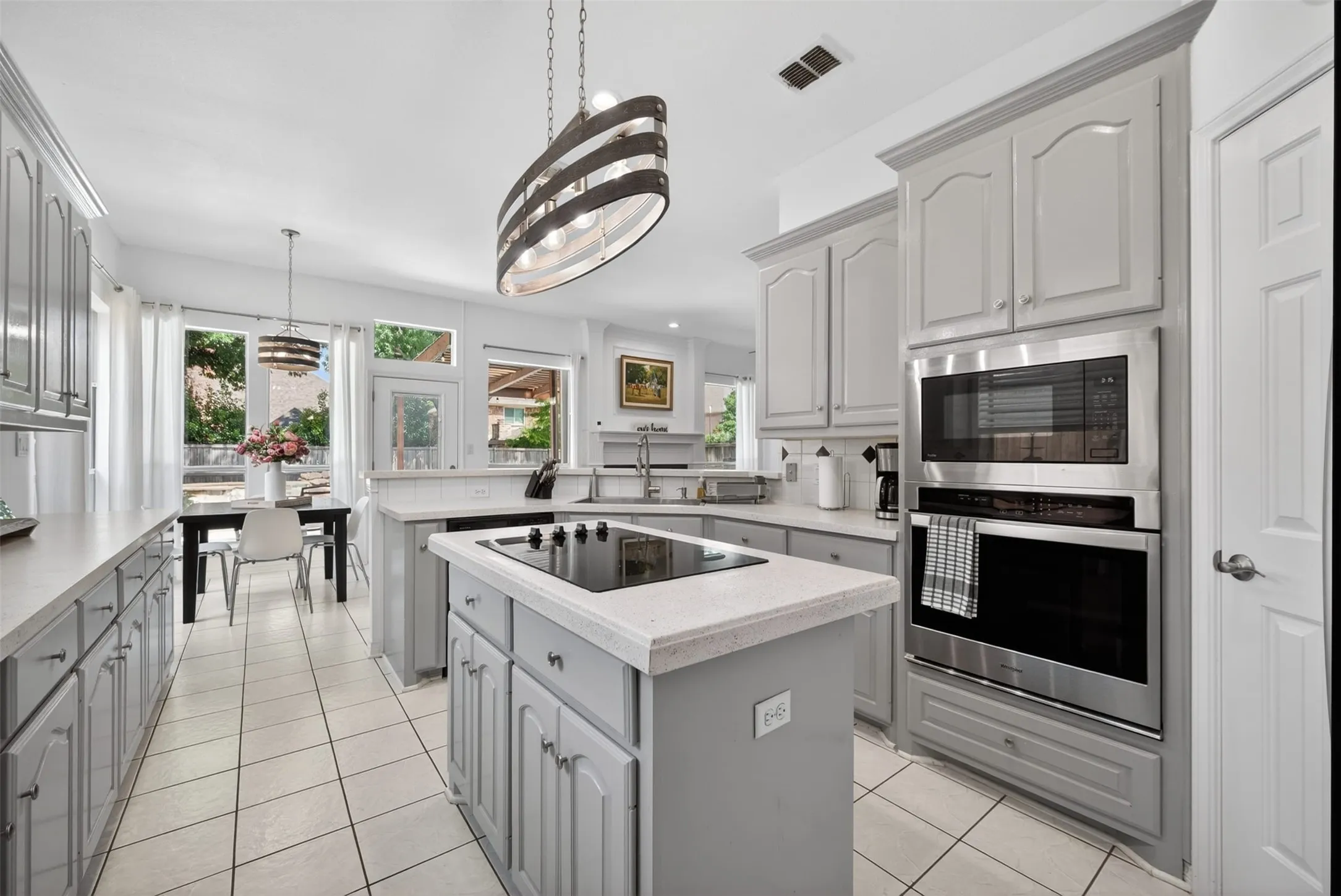 Single Family Residence For Sale in Collin County , 1507 Hunters Creek Drive, Mc Kinney, Texas 75072, 4 Bedroom, 4 Bathroom, 2 Garage spaces, 3,246 Sqft, built in 1995, mls#21254023, Real Estate Agent in Mc Kinney, Homes For Sale in Collin county, Homes For Sale in Mc Kinney, Realtor in Mc Kinney Texas, Real Estate Brokerage Independent Realty Texas, Luminita Cordes Realtor