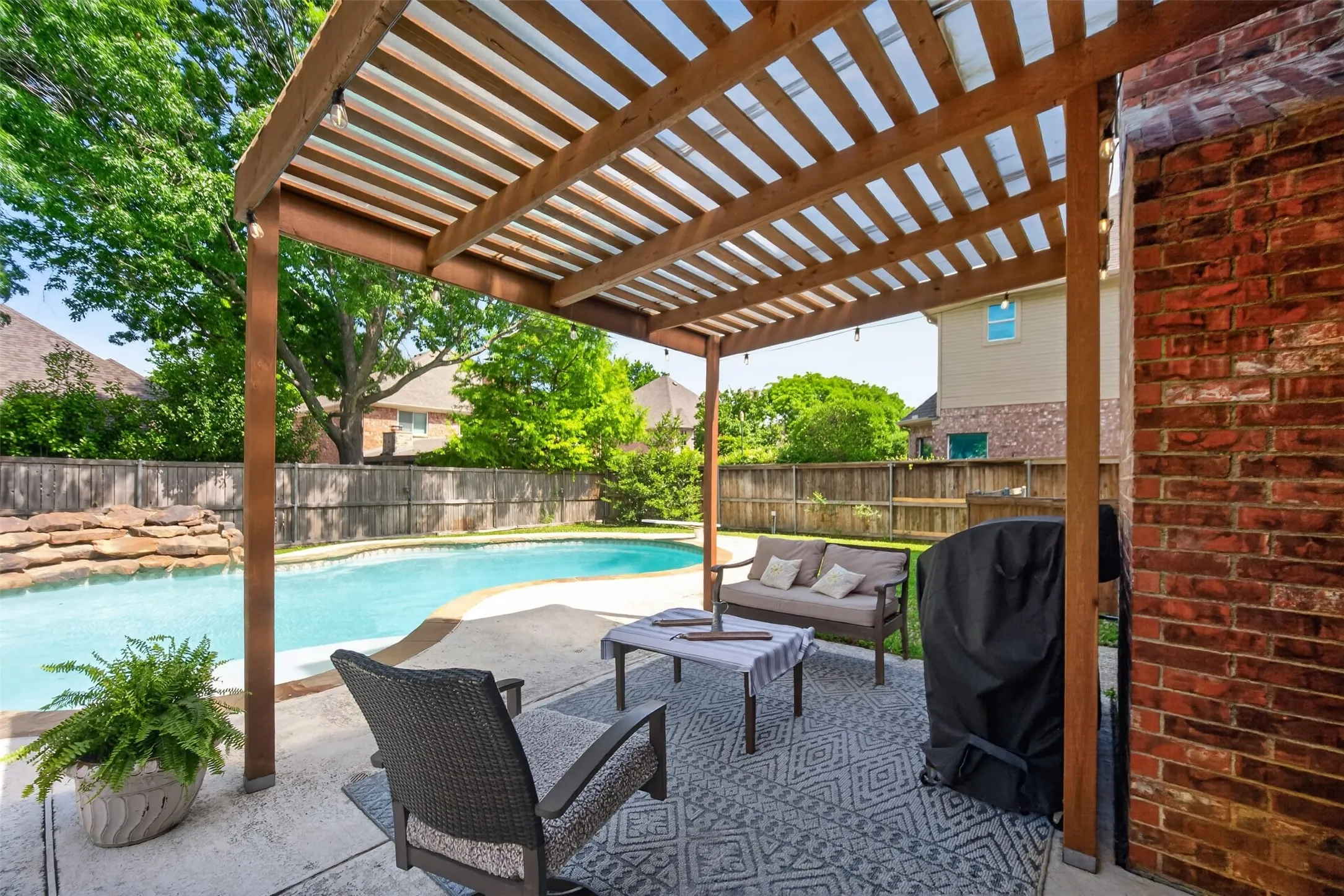 Single Family Residence For Sale in Collin County , 1507 Hunters Creek Drive, Mc Kinney, Texas 75072, 4 Bedroom, 4 Bathroom, 2 Garage spaces, 3,246 Sqft, built in 1995, mls#21254023, Real Estate Agent in Mc Kinney, Homes For Sale in Collin county, Homes For Sale in Mc Kinney, Realtor in Mc Kinney Texas, Real Estate Brokerage Independent Realty Texas, Luminita Cordes Realtor