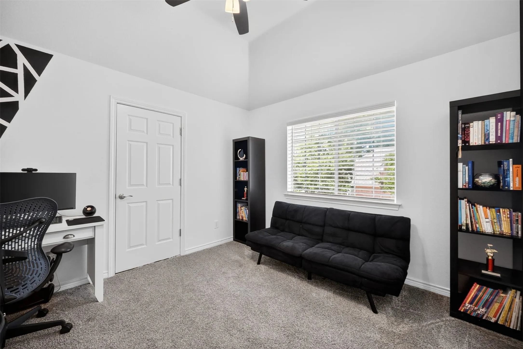 Single Family Residence For Sale in Collin County , 1507 Hunters Creek Drive, Mc Kinney, Texas 75072, 4 Bedroom, 4 Bathroom, 2 Garage spaces, 3,246 Sqft, built in 1995, mls#21254023, Real Estate Agent in Mc Kinney, Homes For Sale in Collin county, Homes For Sale in Mc Kinney, Realtor in Mc Kinney Texas, Real Estate Brokerage Independent Realty Texas, Luminita Cordes Realtor