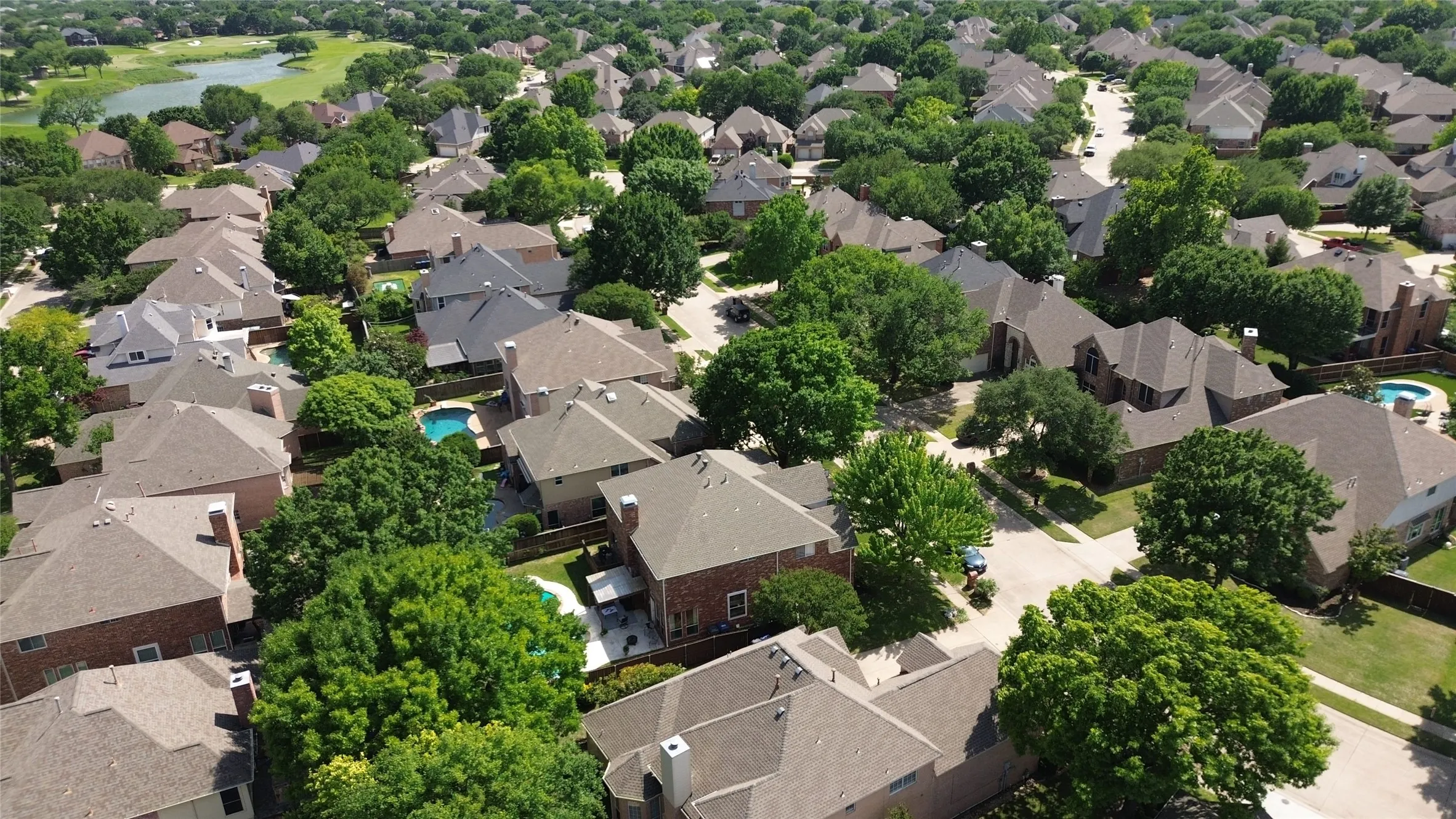 Single Family Residence For Sale in Collin County , 1507 Hunters Creek Drive, Mc Kinney, Texas 75072, 4 Bedroom, 4 Bathroom, 2 Garage spaces, 3,246 Sqft, built in 1995, mls#21254023, Real Estate Agent in Mc Kinney, Homes For Sale in Collin county, Homes For Sale in Mc Kinney, Realtor in Mc Kinney Texas, Real Estate Brokerage Independent Realty Texas, Luminita Cordes Realtor